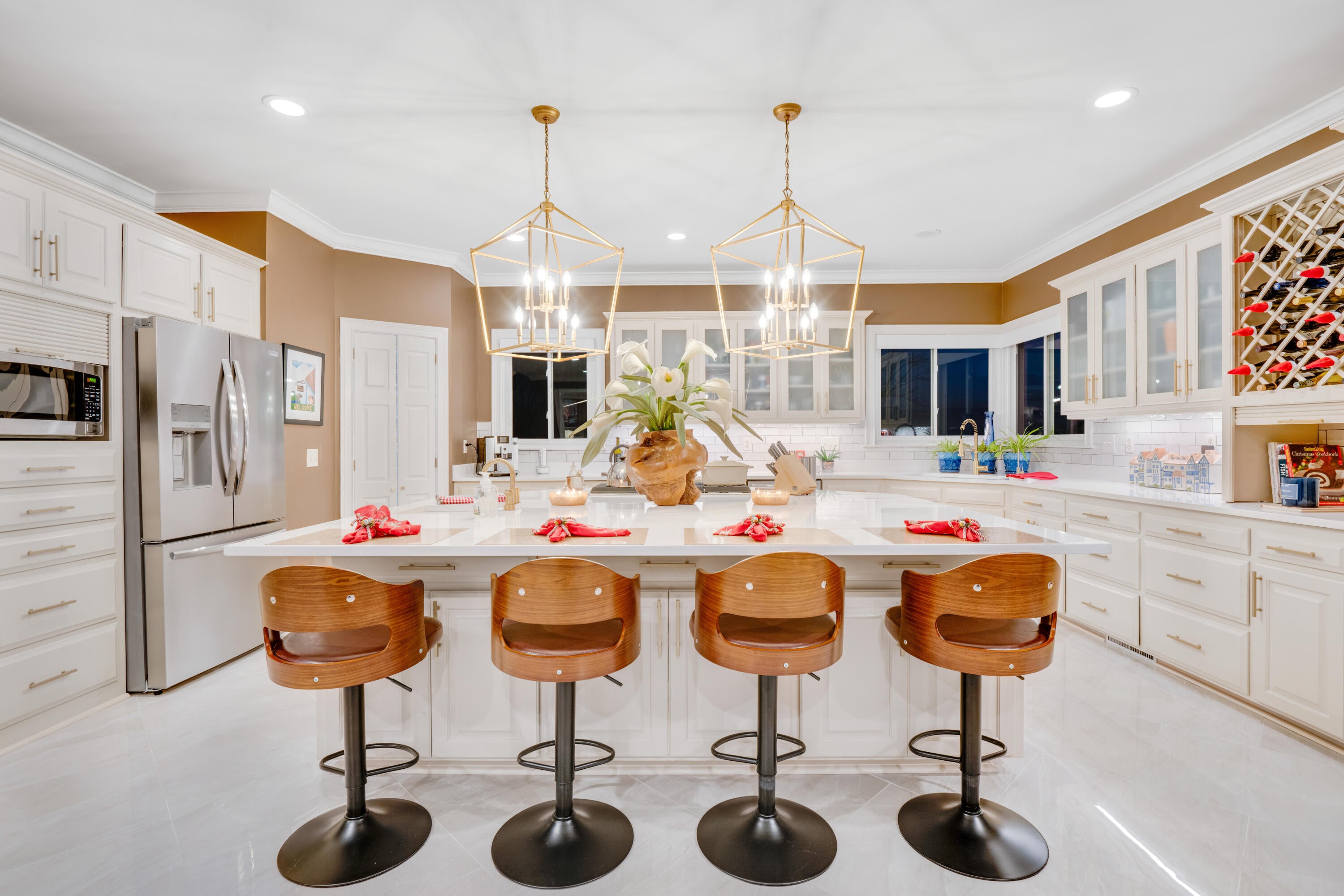 Chattanooga, Tennessee, 37416, United States, 4 Bedrooms Bedrooms, ,5 BathroomsBathrooms,Residential,Pending,2007030