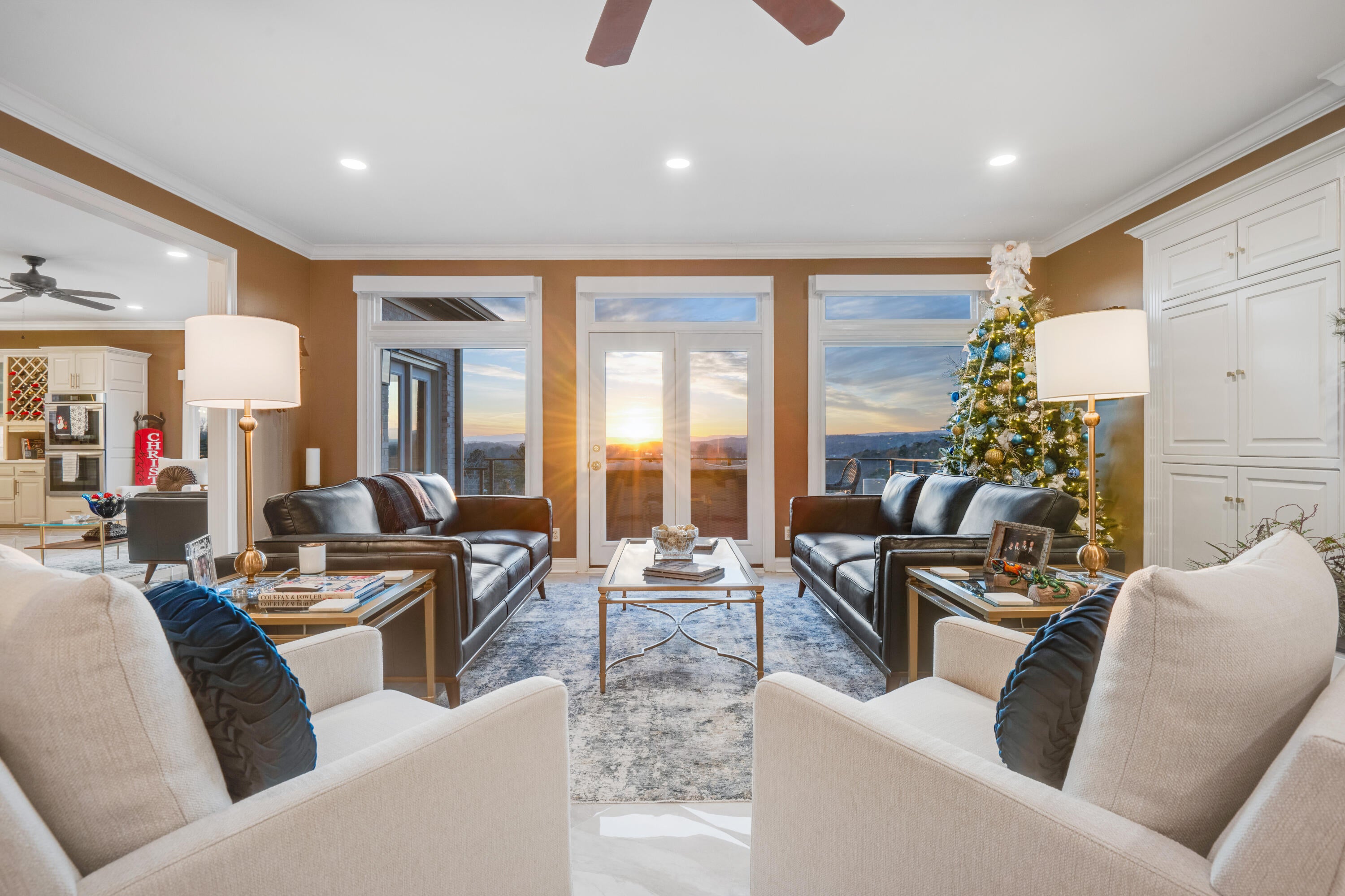 Chattanooga, Tennessee, 37416, United States, 4 Bedrooms Bedrooms, ,5 BathroomsBathrooms,Residential,Pending,2007030