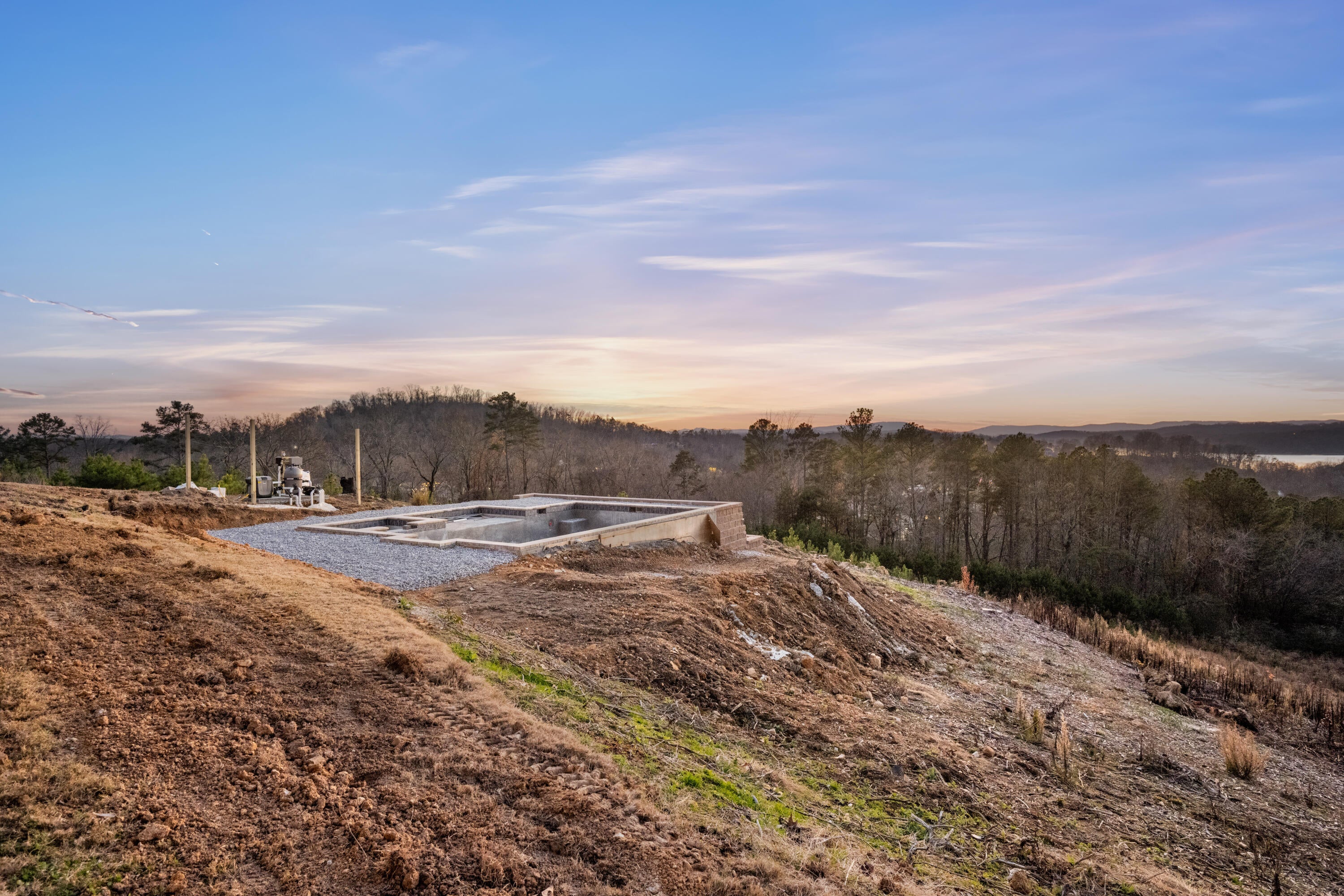 Chattanooga, Tennessee, 37416, United States, 4 Bedrooms Bedrooms, ,5 BathroomsBathrooms,Residential,Pending,2007030