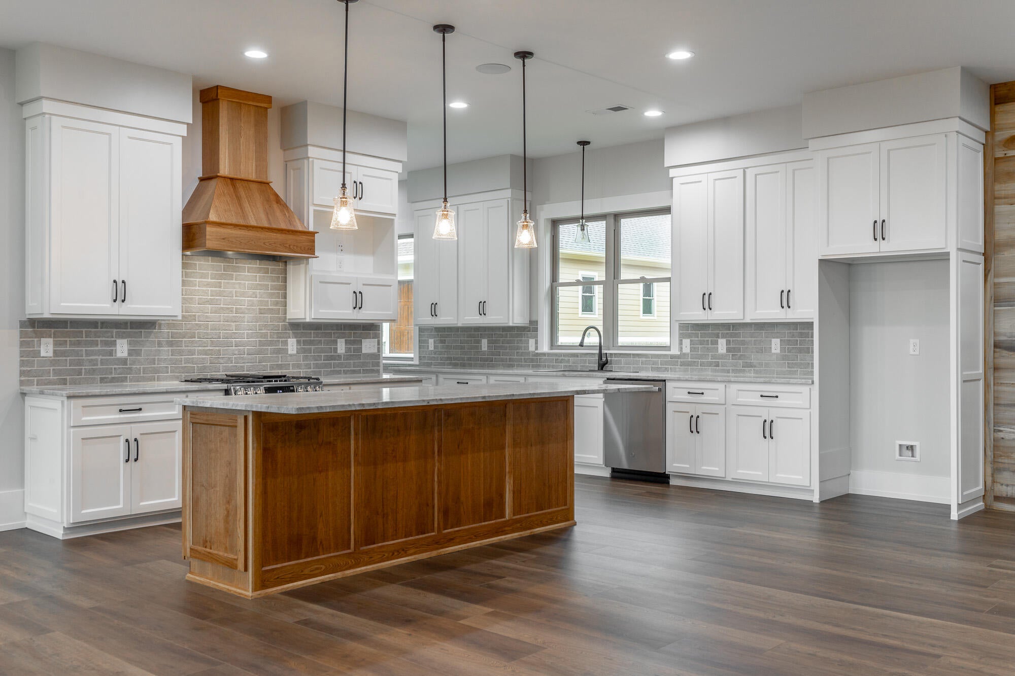 Jasper, Tennessee, 37347, United States, 3 Bedrooms Bedrooms, ,3 BathroomsBathrooms,Residential,Active,1965825