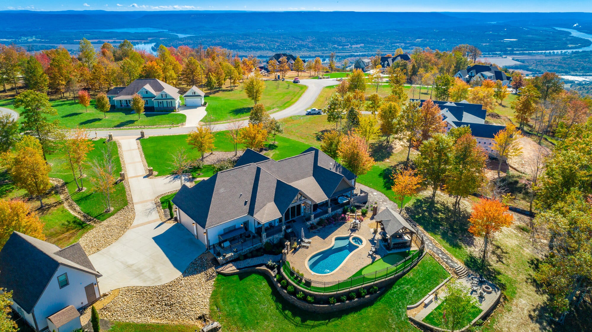 Jasper, Tennessee, 37347, United States, 3 Bedrooms Bedrooms, ,4 BathroomsBathrooms,Residential,Active,1987217