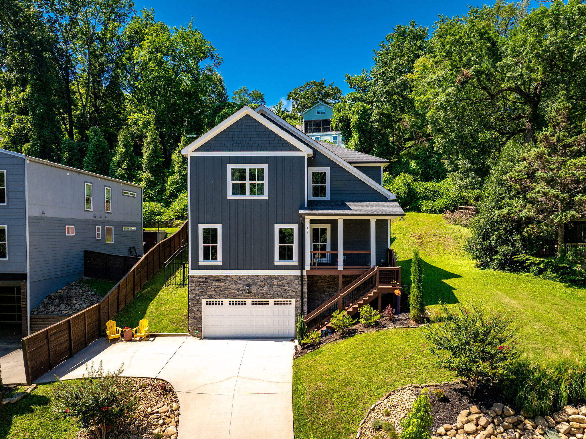 Chattanooga, Tennessee, 37405, United States, 4 Bedrooms Bedrooms, ,4 BathroomsBathrooms,Residential,Active,1893208
