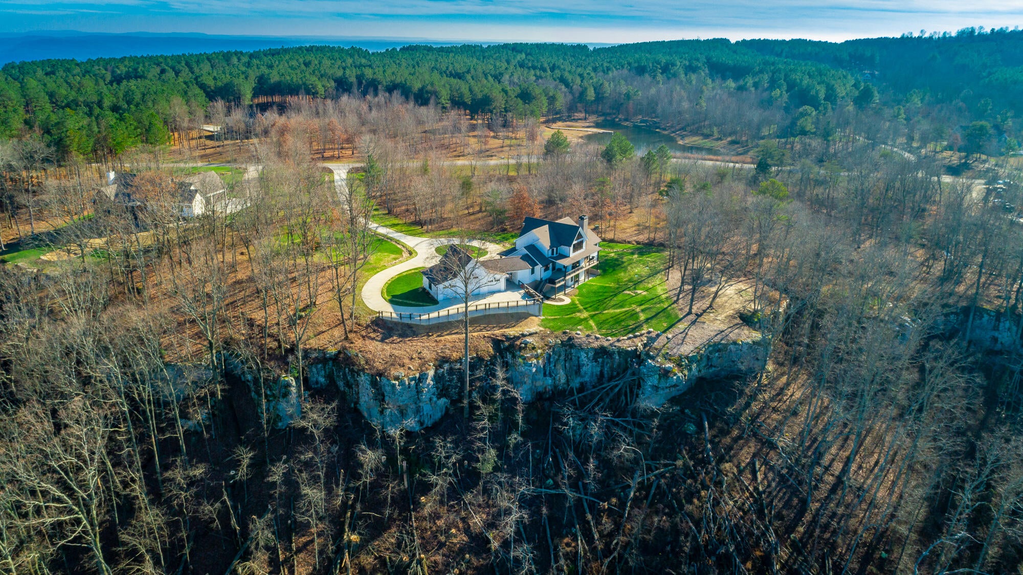 Jasper, Tennessee, 37347, United States, 3 Bedrooms Bedrooms, ,3 BathroomsBathrooms,Residential,Active,2002330