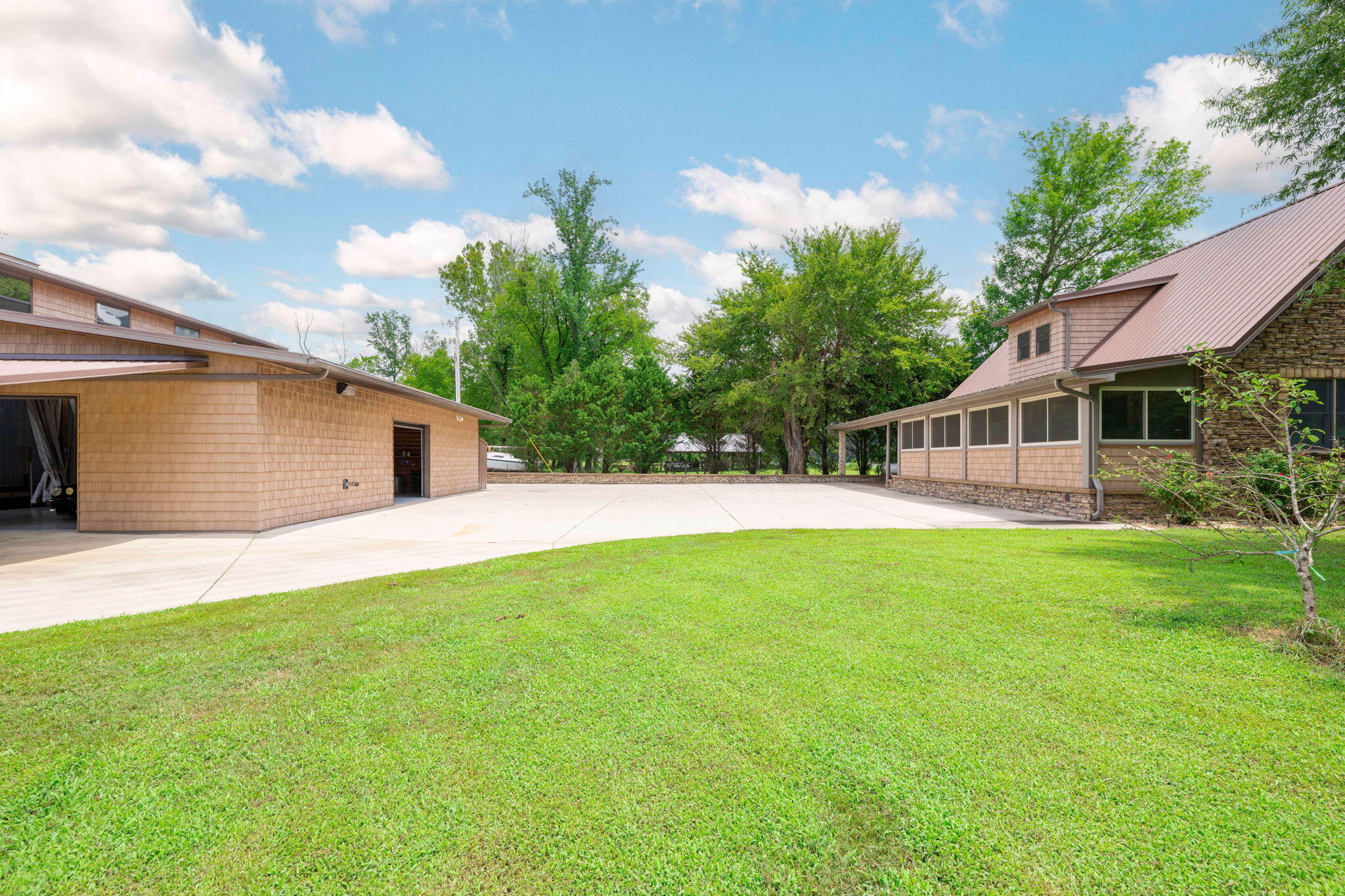 Whitwell, Tennessee, 37397, United States, 3 Bedrooms Bedrooms, ,2 BathroomsBathrooms,Residential,Active,1900160
