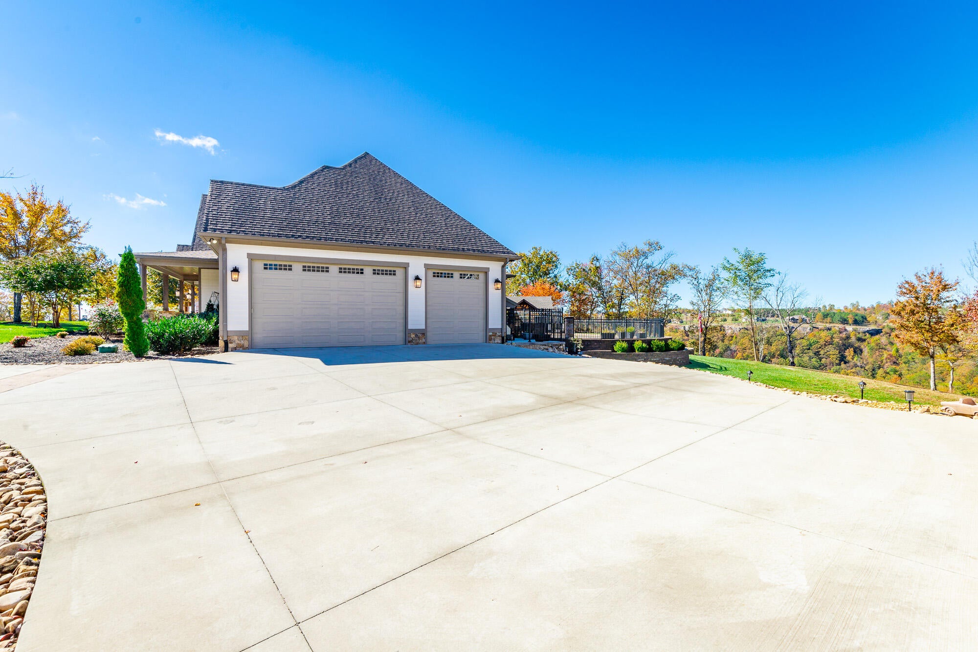 Jasper, Tennessee, 37347, United States, 3 Bedrooms Bedrooms, ,4 BathroomsBathrooms,Residential,Active,1987217