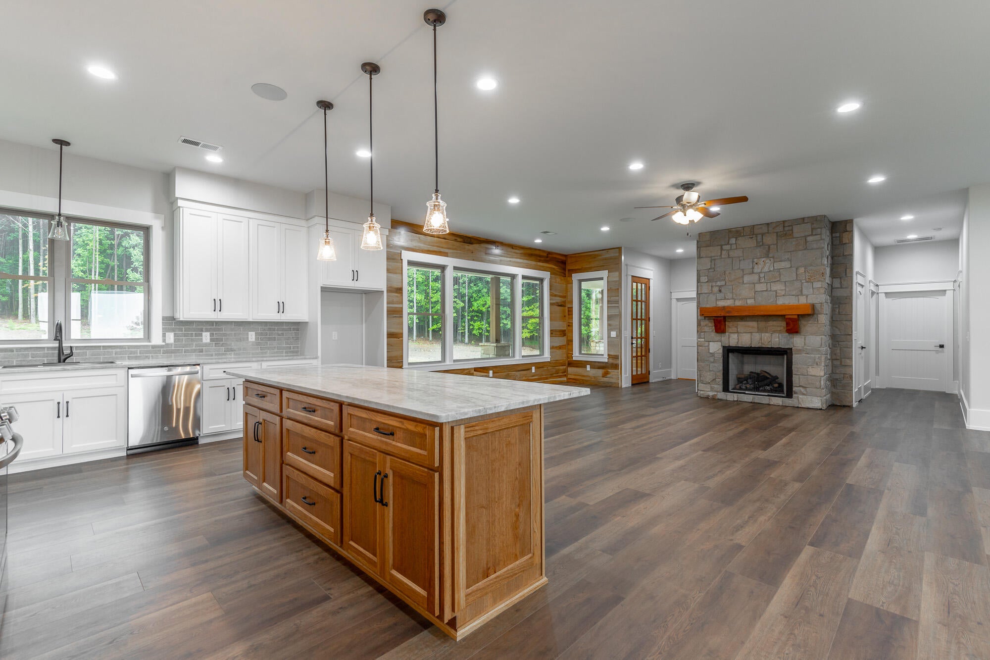 Jasper, Tennessee, 37347, United States, 3 Bedrooms Bedrooms, ,3 BathroomsBathrooms,Residential,Active,1965825