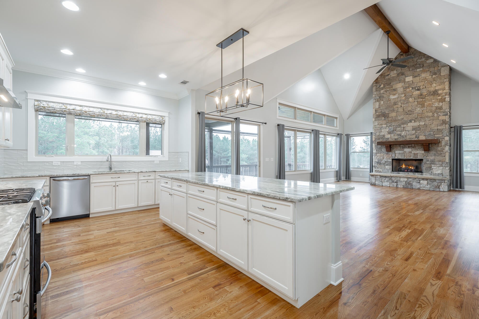 Jasper, Tennessee, 37347, United States, 3 Bedrooms Bedrooms, ,5 BathroomsBathrooms,Residential,Active,2002347