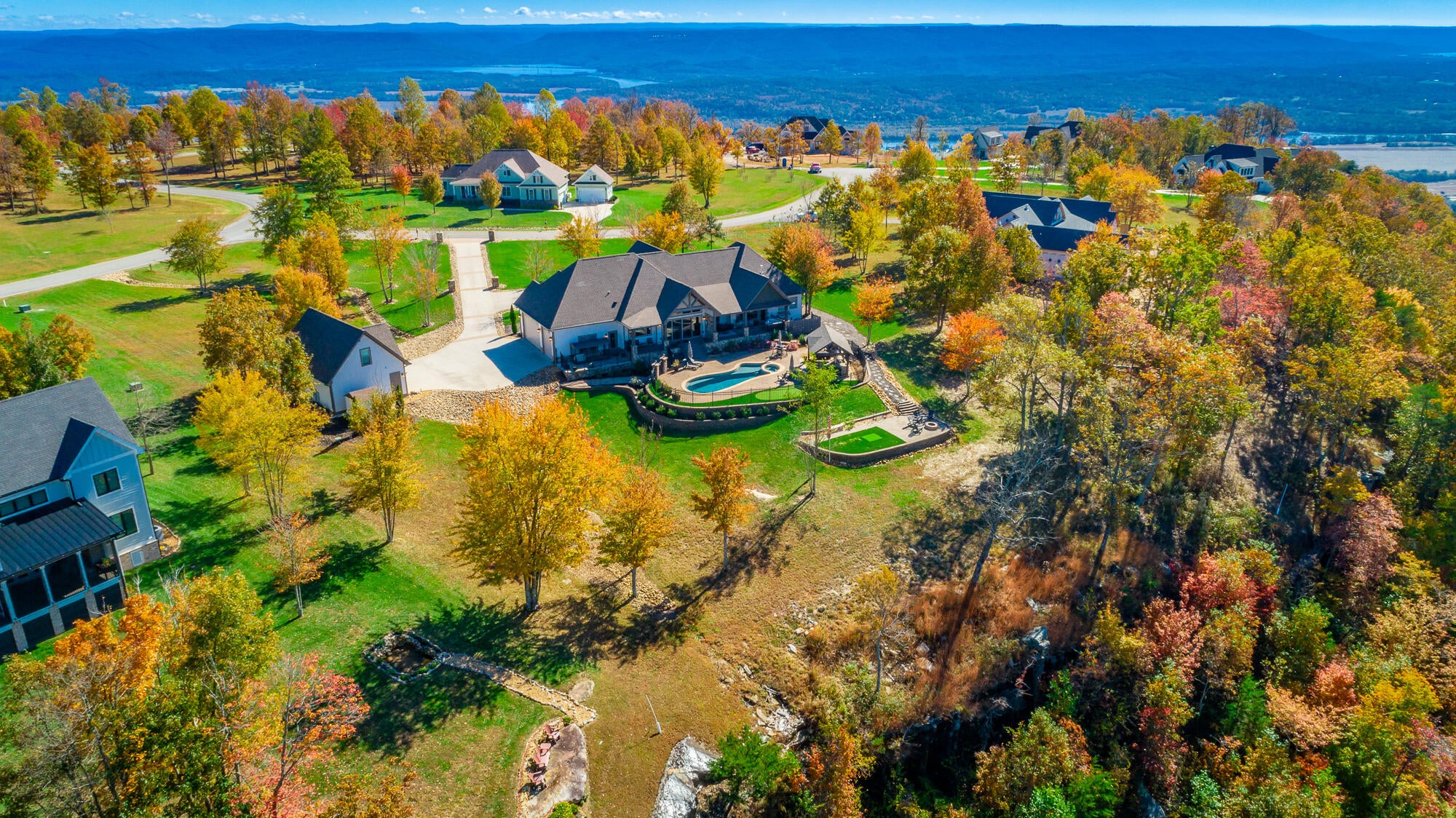 Jasper, Tennessee, 37347, United States, 3 Bedrooms Bedrooms, ,4 BathroomsBathrooms,Residential,Active,1987217