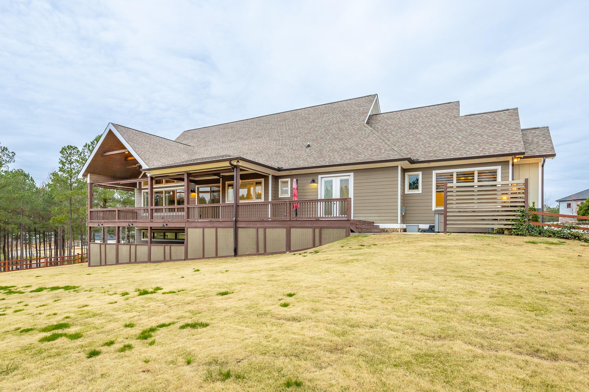 Jasper, Tennessee, 37347, United States, 3 Bedrooms Bedrooms, ,5 BathroomsBathrooms,Residential,Active,2002347