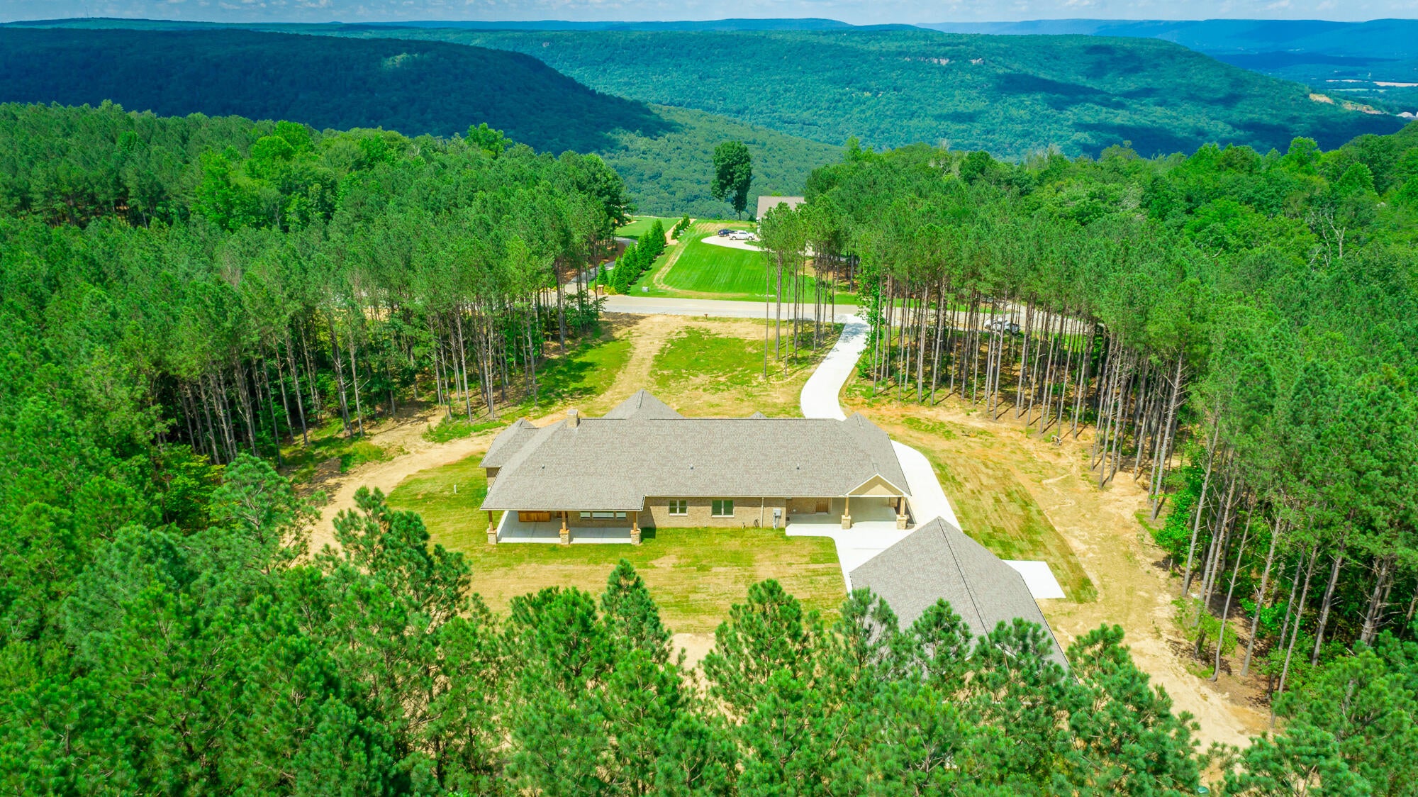 Jasper, Tennessee, 37347, United States, 3 Bedrooms Bedrooms, ,3 BathroomsBathrooms,Residential,Active,1965825