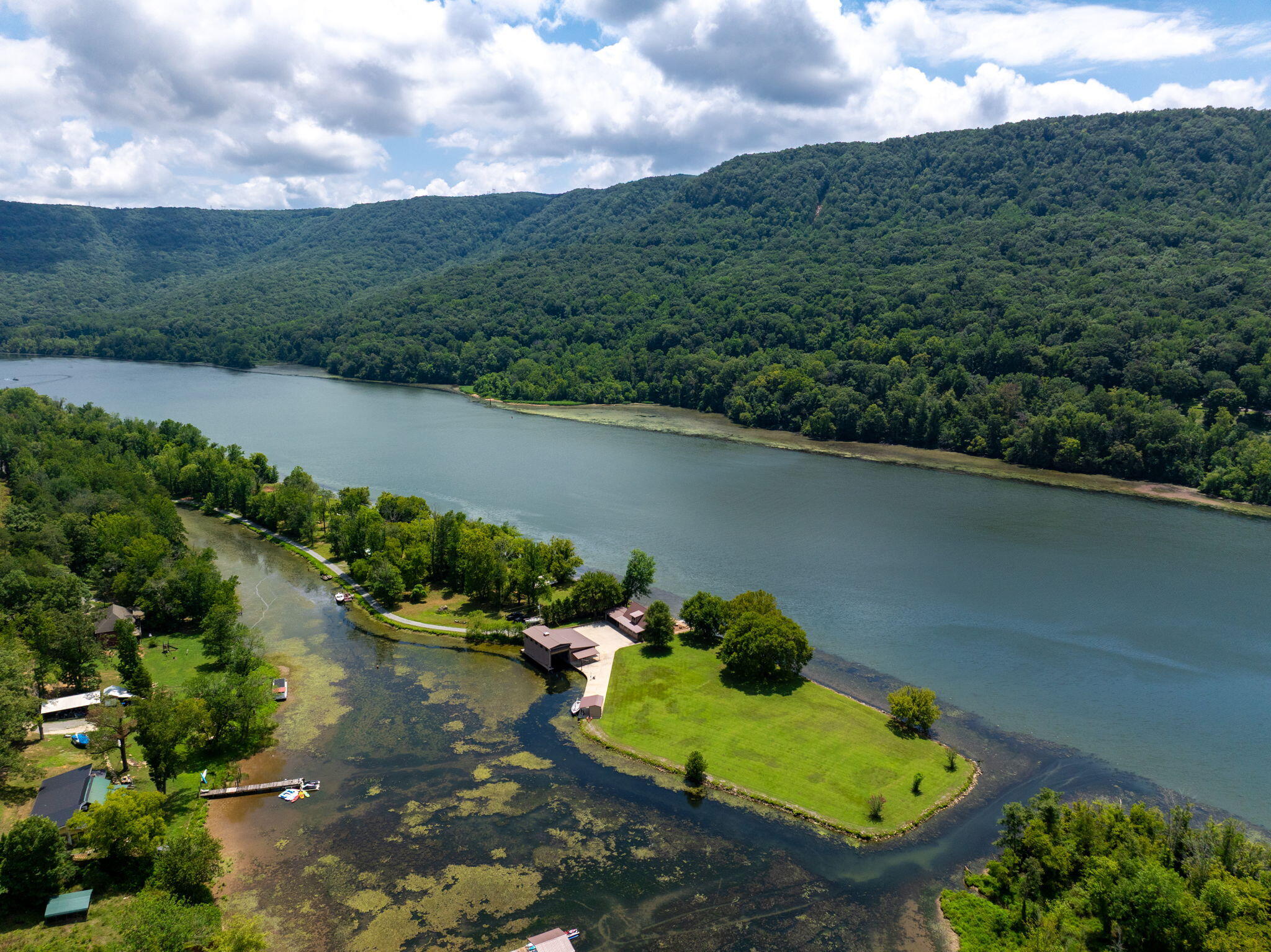 Whitwell, Tennessee, 37397, United States, 3 Bedrooms Bedrooms, ,2 BathroomsBathrooms,Residential,Active,1900160