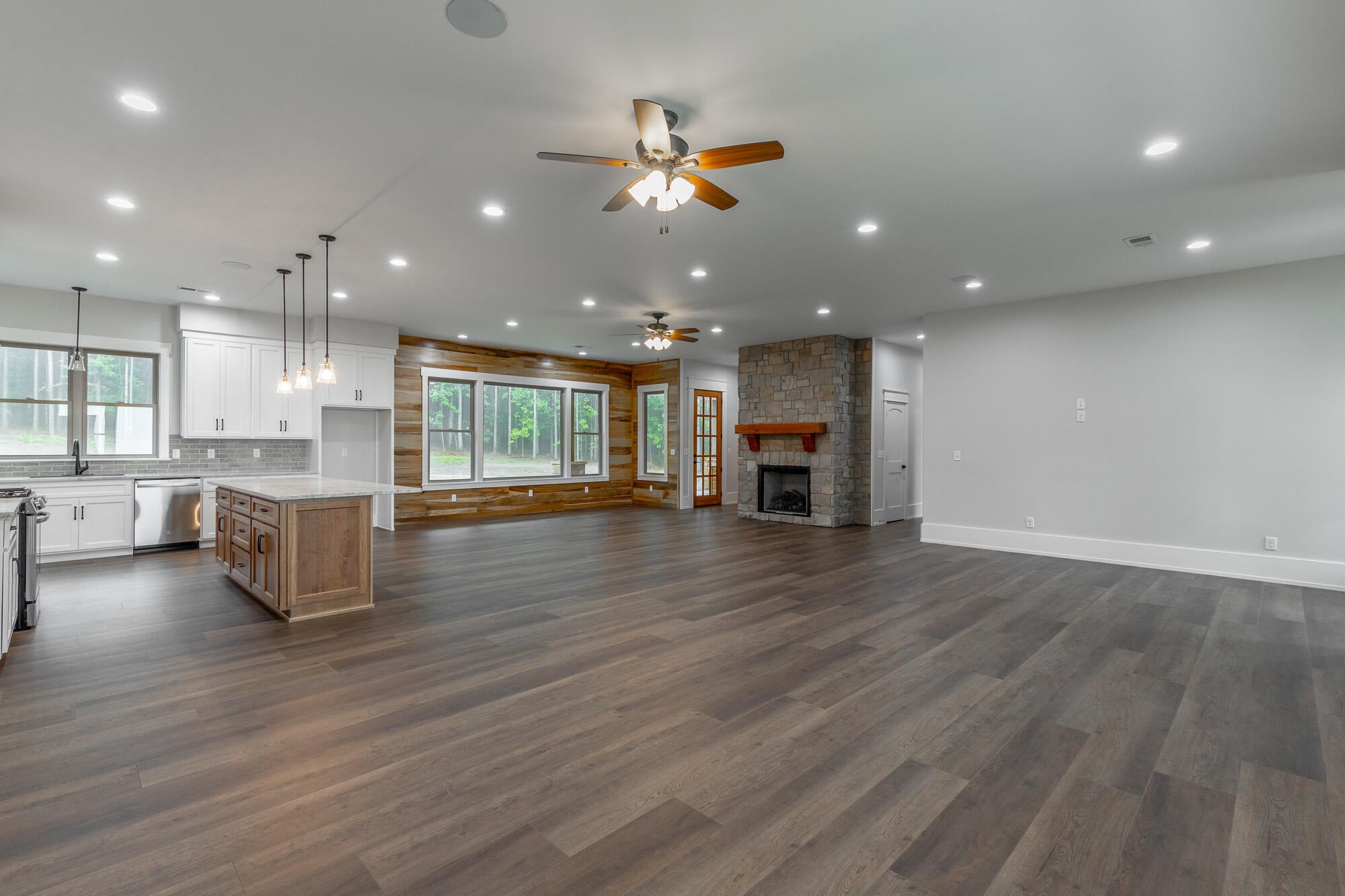 Jasper, Tennessee, 37347, United States, 3 Bedrooms Bedrooms, ,3 BathroomsBathrooms,Residential,Active,1965825