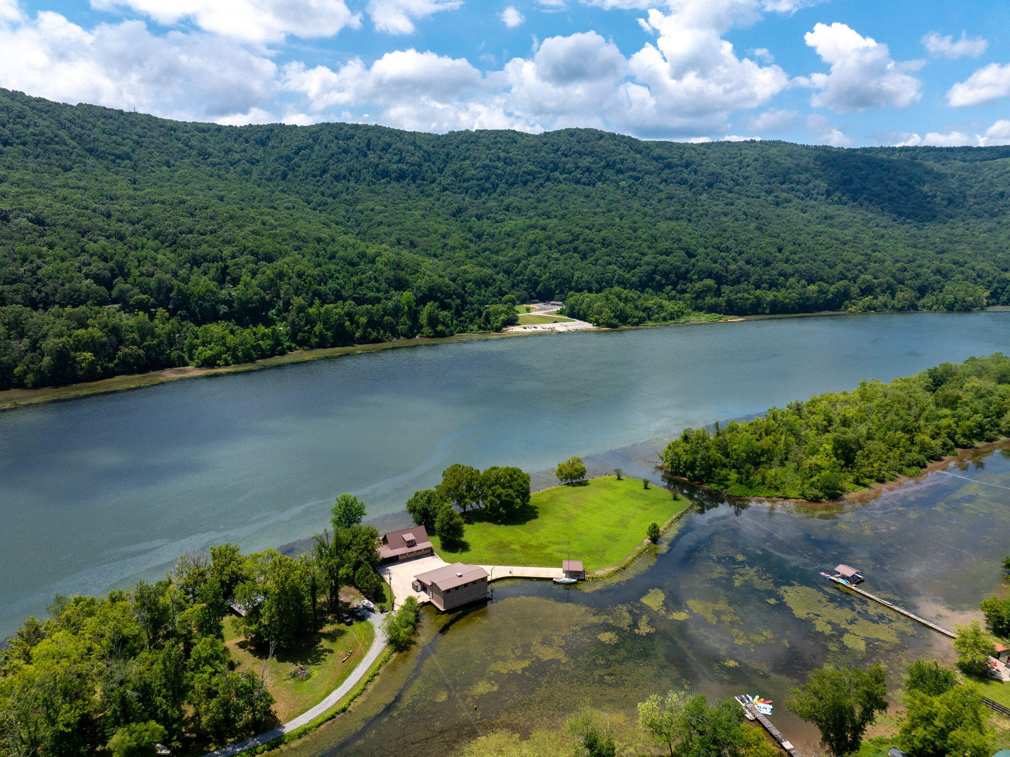 Whitwell, Tennessee, 37397, United States, 3 Bedrooms Bedrooms, ,2 BathroomsBathrooms,Residential,Active,1900160