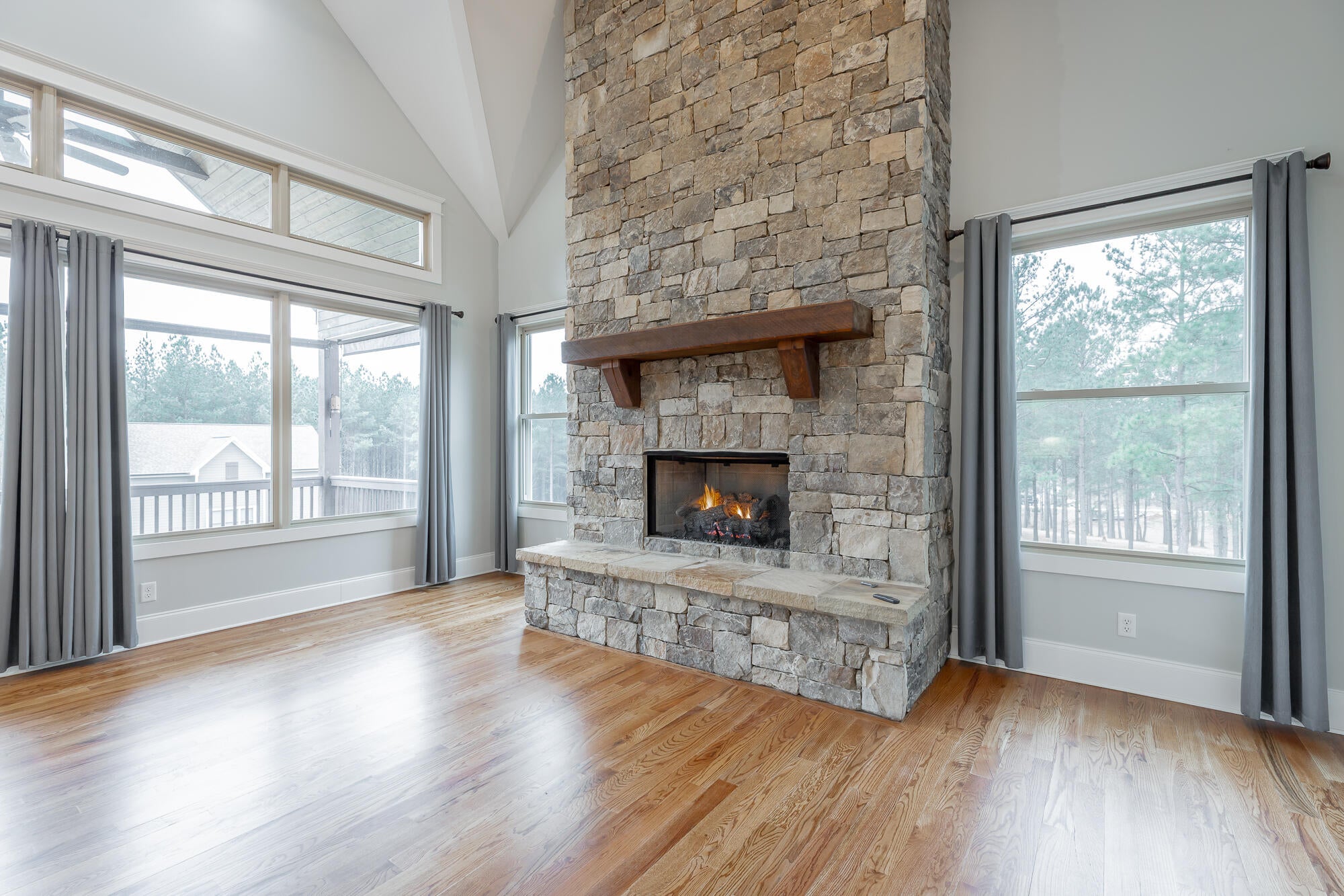 Jasper, Tennessee, 37347, United States, 3 Bedrooms Bedrooms, ,5 BathroomsBathrooms,Residential,Active,2002347