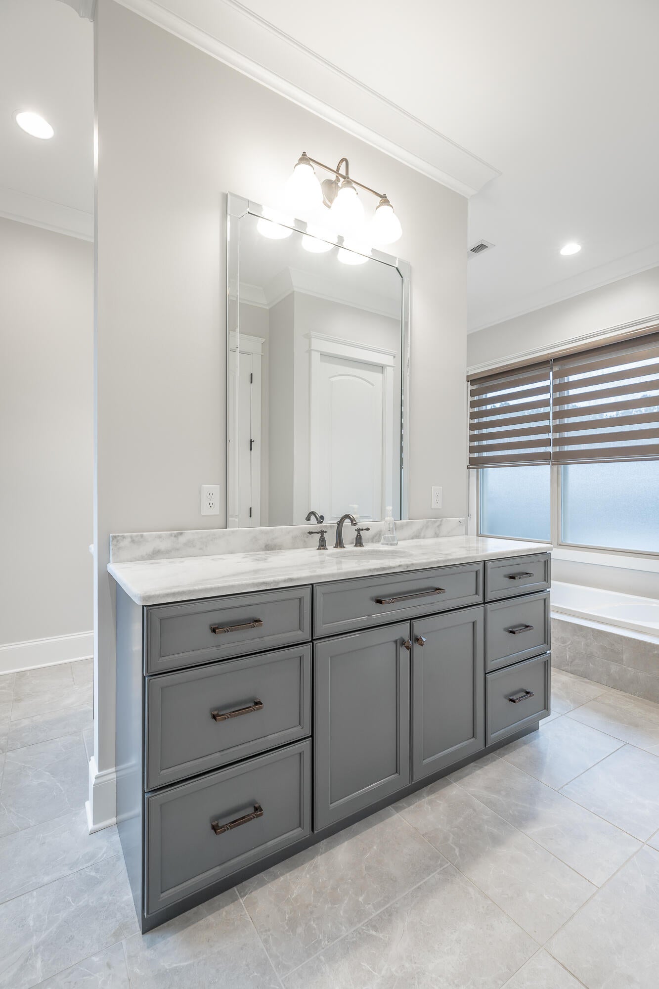 Jasper, Tennessee, 37347, United States, 3 Bedrooms Bedrooms, ,5 BathroomsBathrooms,Residential,Active,2002347