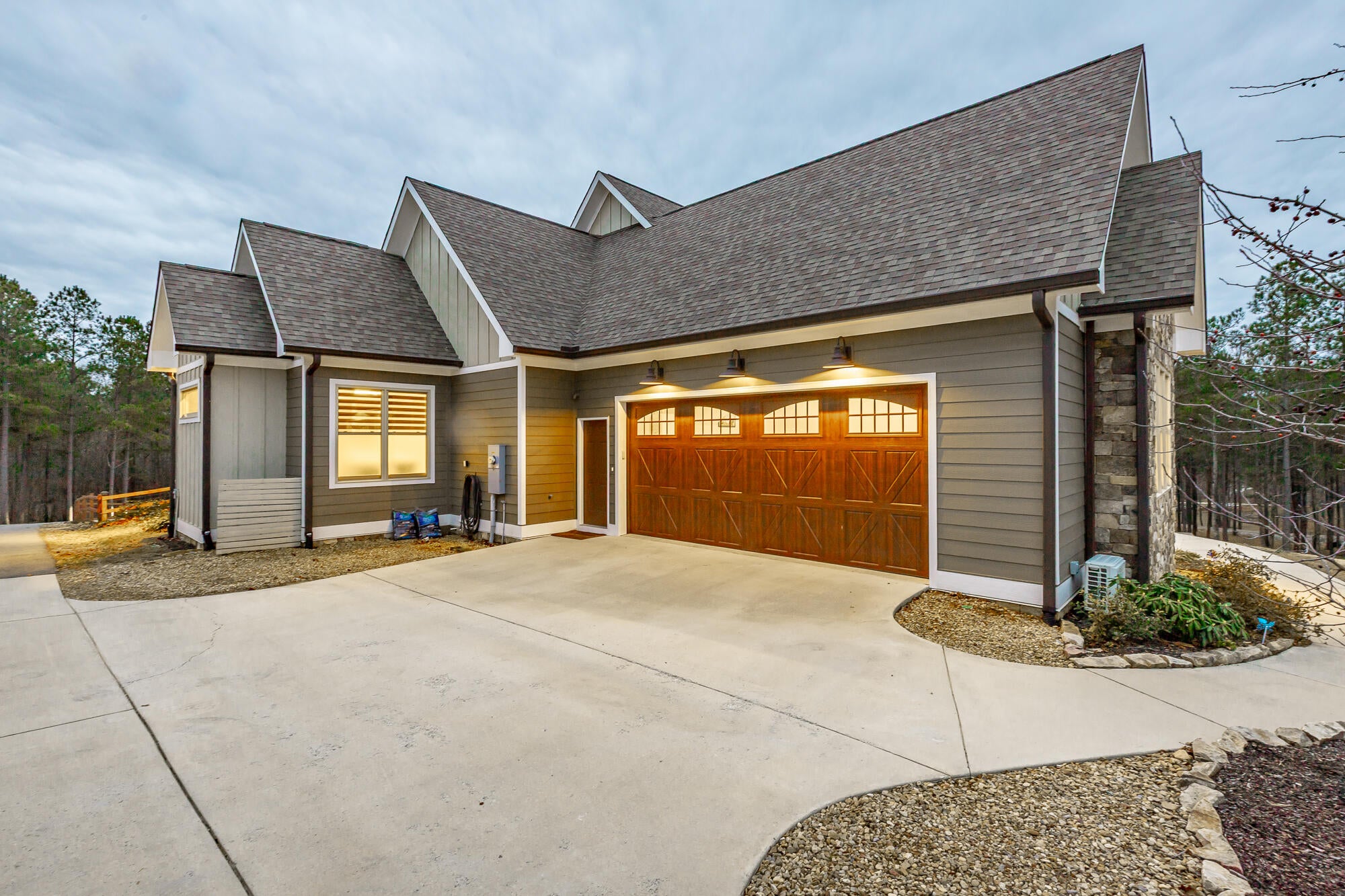 Jasper, Tennessee, 37347, United States, 3 Bedrooms Bedrooms, ,5 BathroomsBathrooms,Residential,Active,2002347