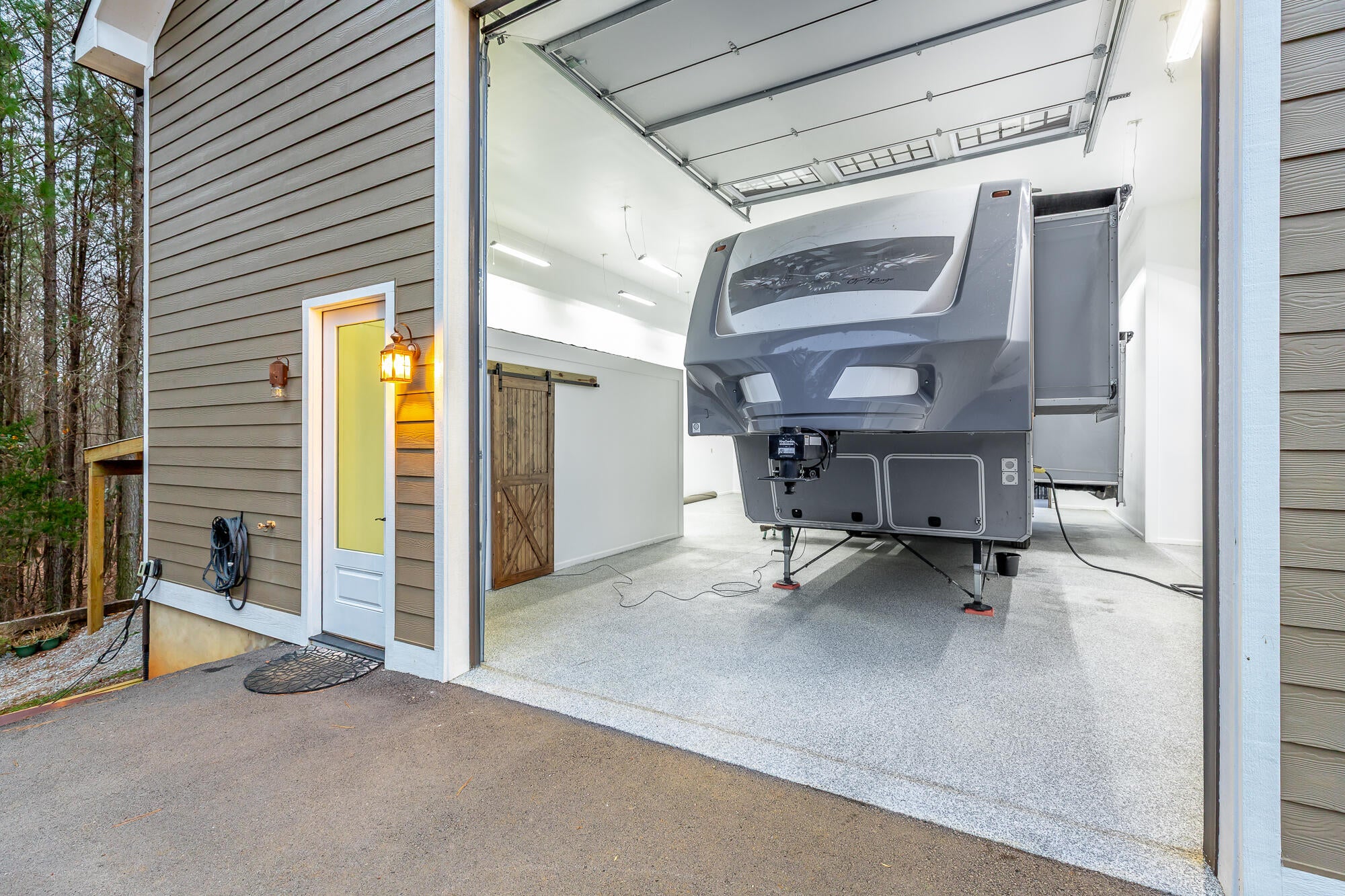 Jasper, Tennessee, 37347, United States, 3 Bedrooms Bedrooms, ,5 BathroomsBathrooms,Residential,Active,2002347