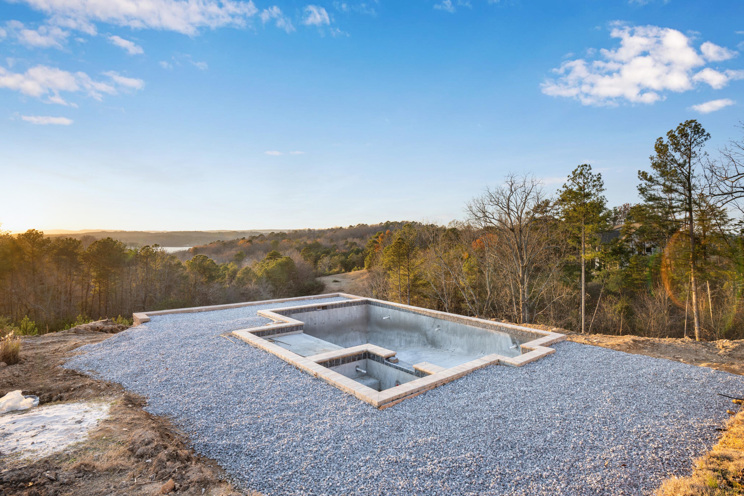 Chattanooga, Tennessee, 37416, United States, 4 Bedrooms Bedrooms, ,5 BathroomsBathrooms,Residential,Pending,2007030