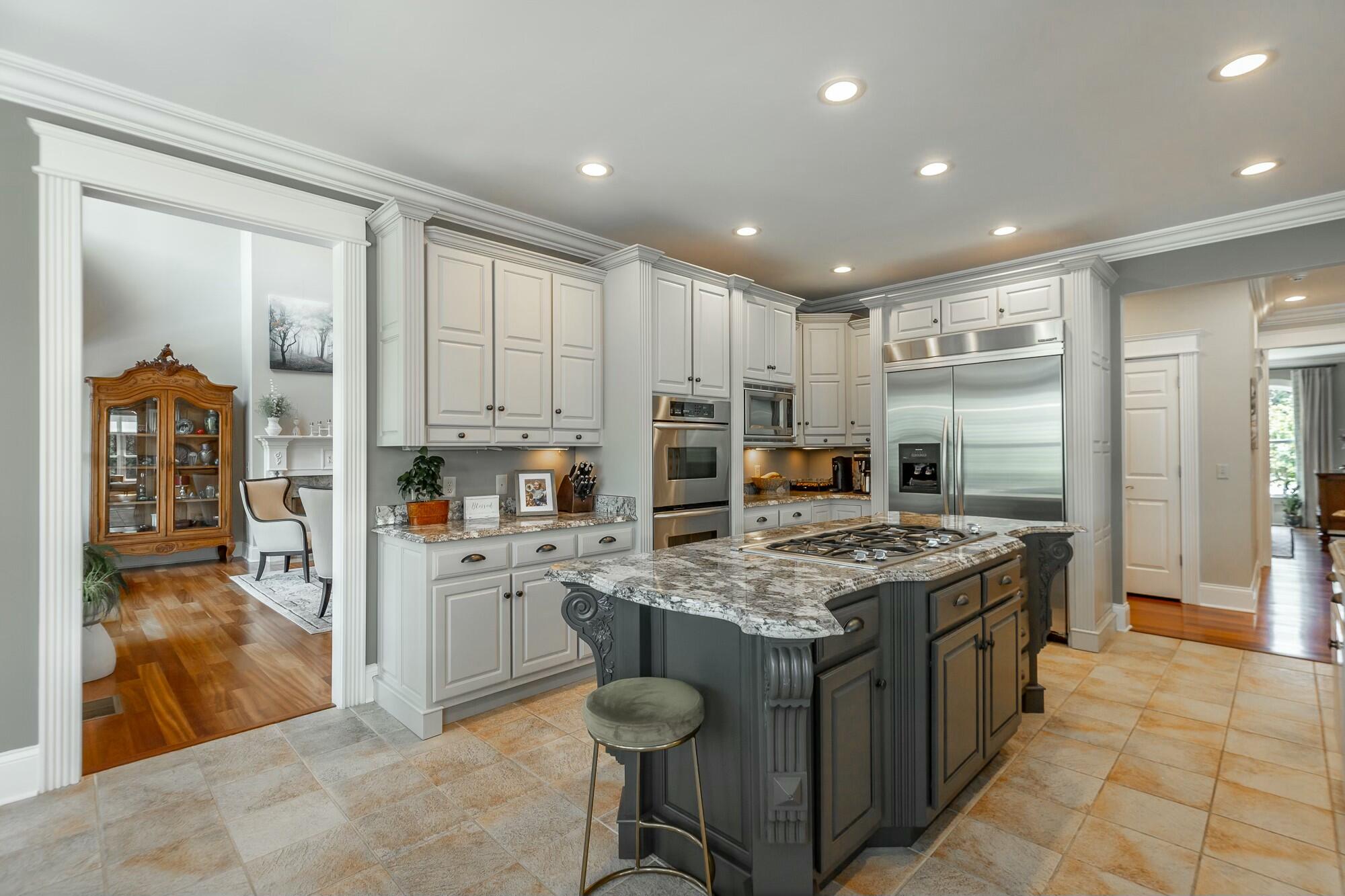Chattanooga, Tennessee, 37419, United States, 5 Bedrooms Bedrooms, ,6 BathroomsBathrooms,Residential,Active,1762855