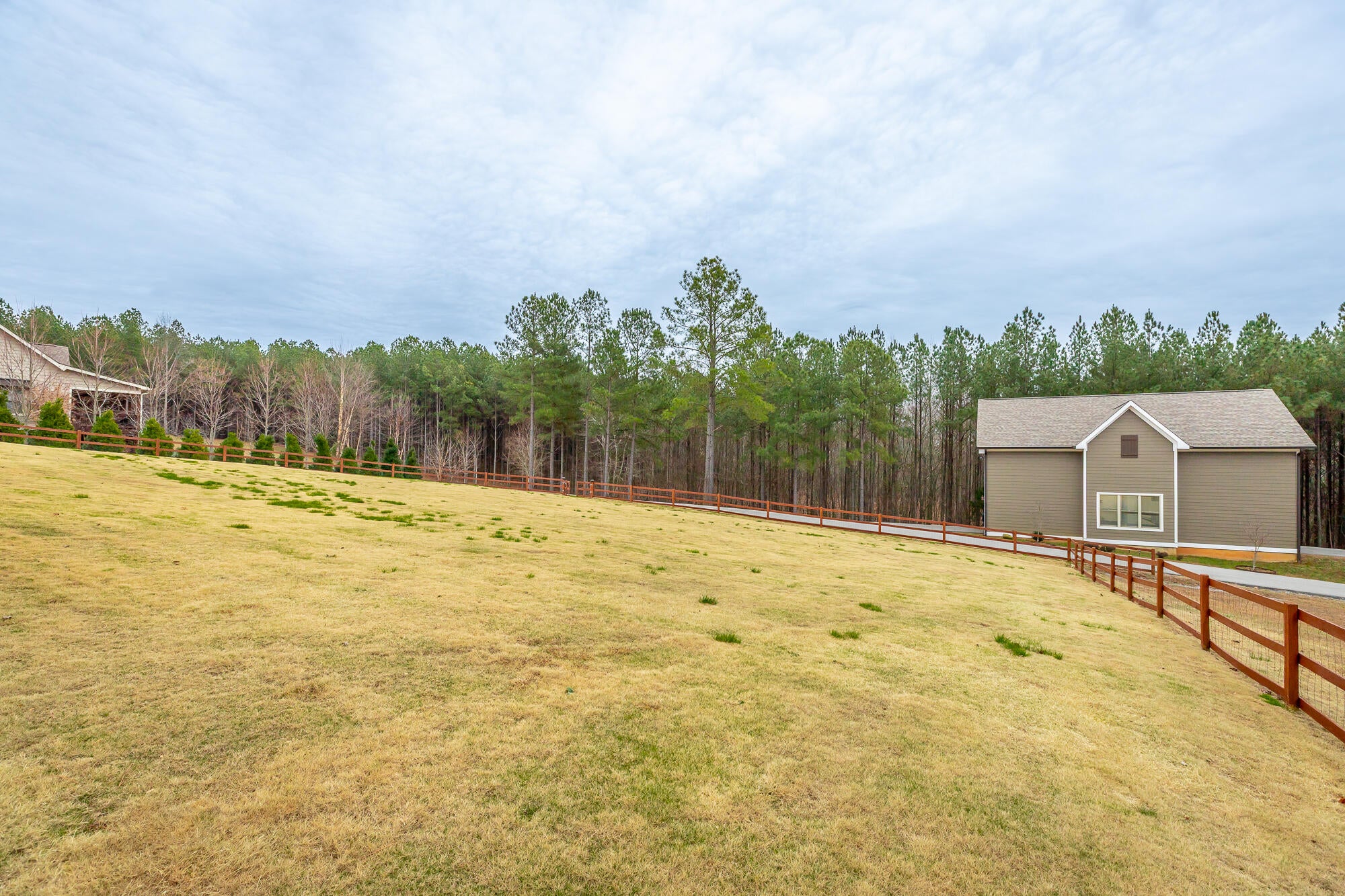 Jasper, Tennessee, 37347, United States, 3 Bedrooms Bedrooms, ,5 BathroomsBathrooms,Residential,Active,2002347