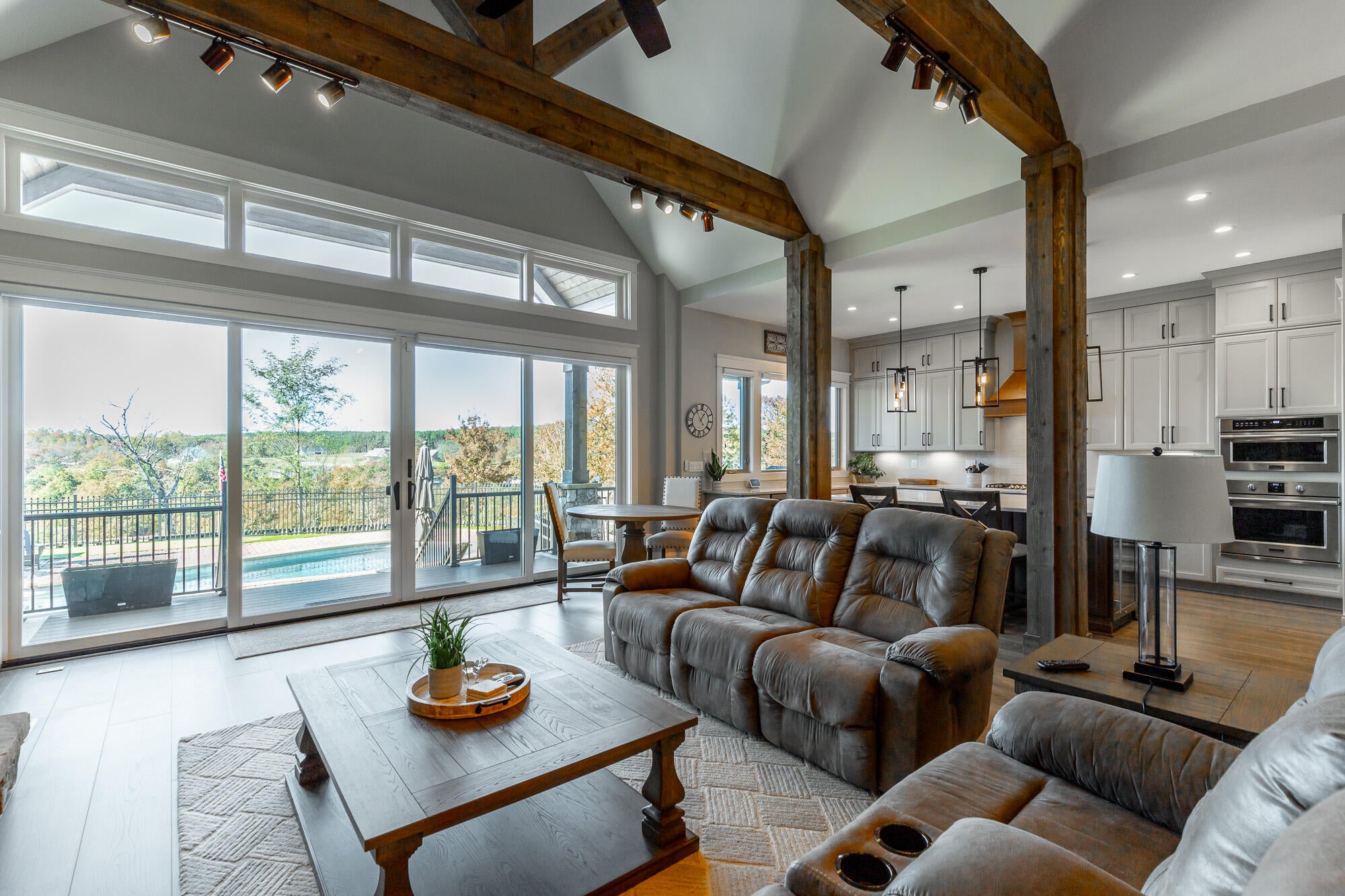 Jasper, Tennessee, 37347, United States, 3 Bedrooms Bedrooms, ,4 BathroomsBathrooms,Residential,Active,1987217