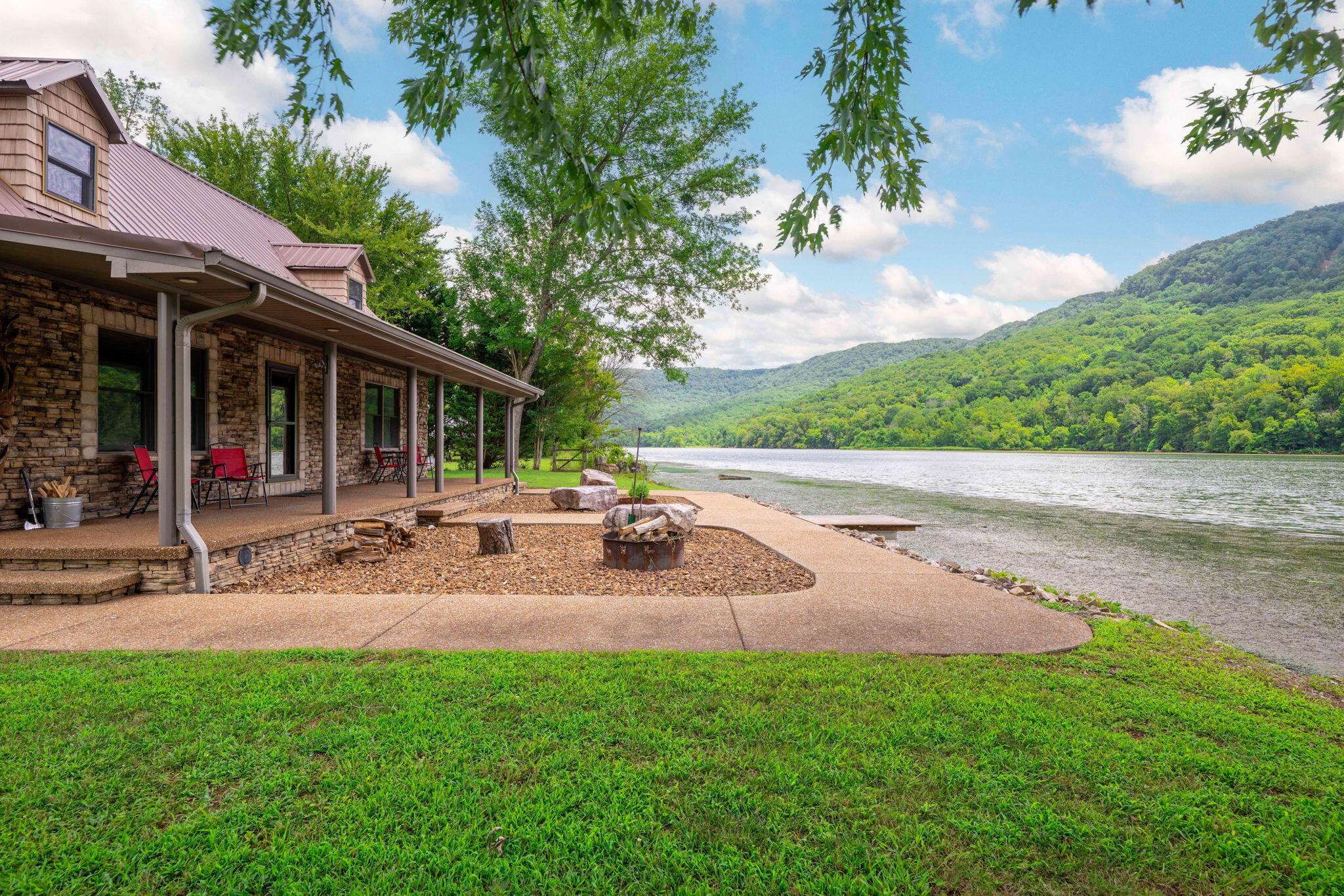 Whitwell, Tennessee, 37397, United States, 3 Bedrooms Bedrooms, ,2 BathroomsBathrooms,Residential,Active,1900160