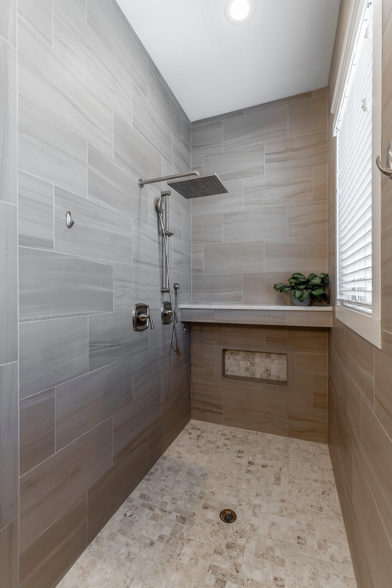 Jasper, Tennessee, 37347, United States, 3 Bedrooms Bedrooms, ,4 BathroomsBathrooms,Residential,Active,1987217