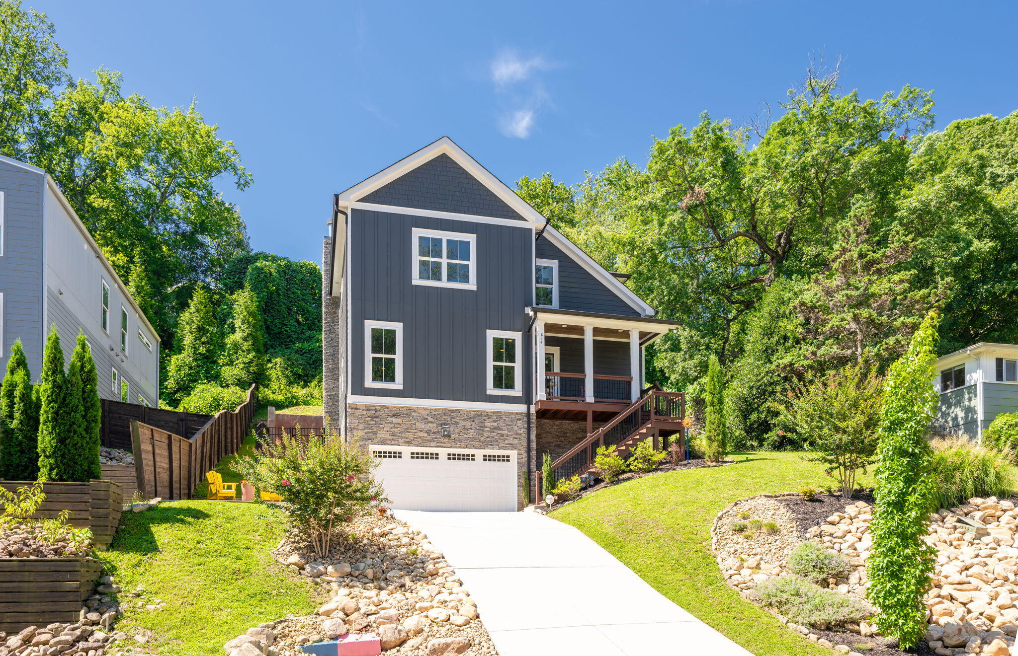 Chattanooga, Tennessee, 37405, United States, 4 Bedrooms Bedrooms, ,4 BathroomsBathrooms,Residential,Active,1893208