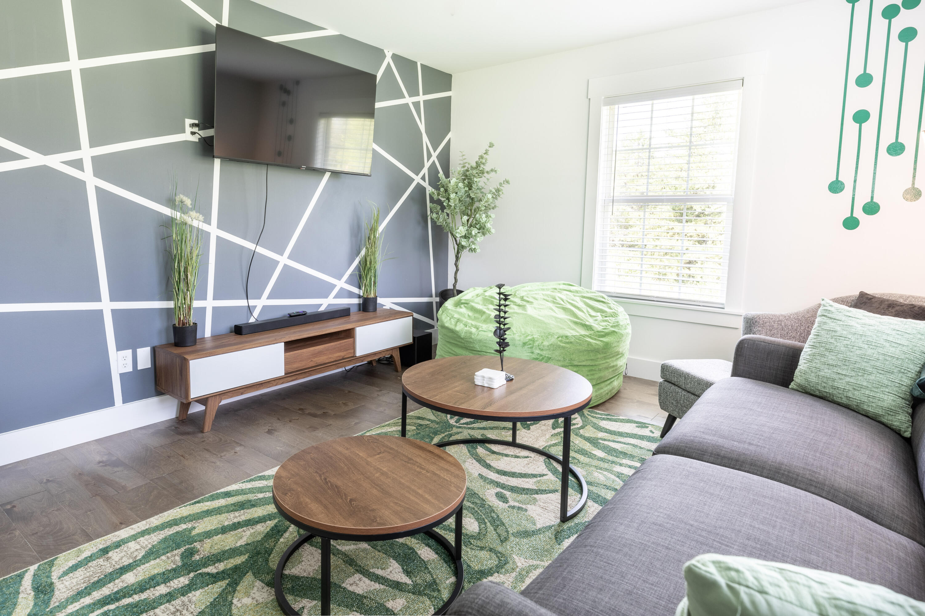 Delano, Tennessee, 37325, United States, 10 Bedrooms Bedrooms, ,5 BathroomsBathrooms,Residential,Active,1880305