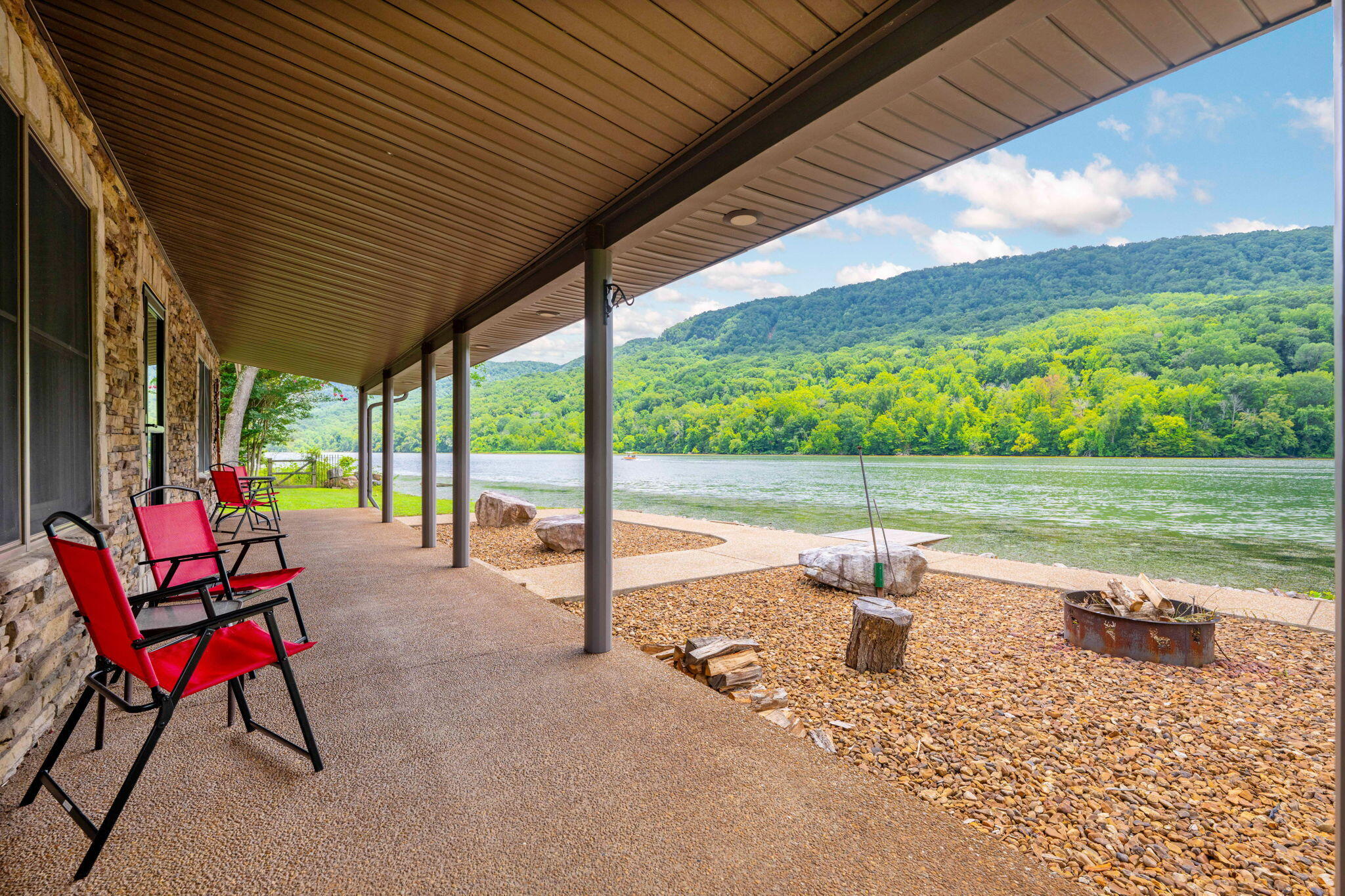 Whitwell, Tennessee, 37397, United States, 3 Bedrooms Bedrooms, ,2 BathroomsBathrooms,Residential,Active,1900160