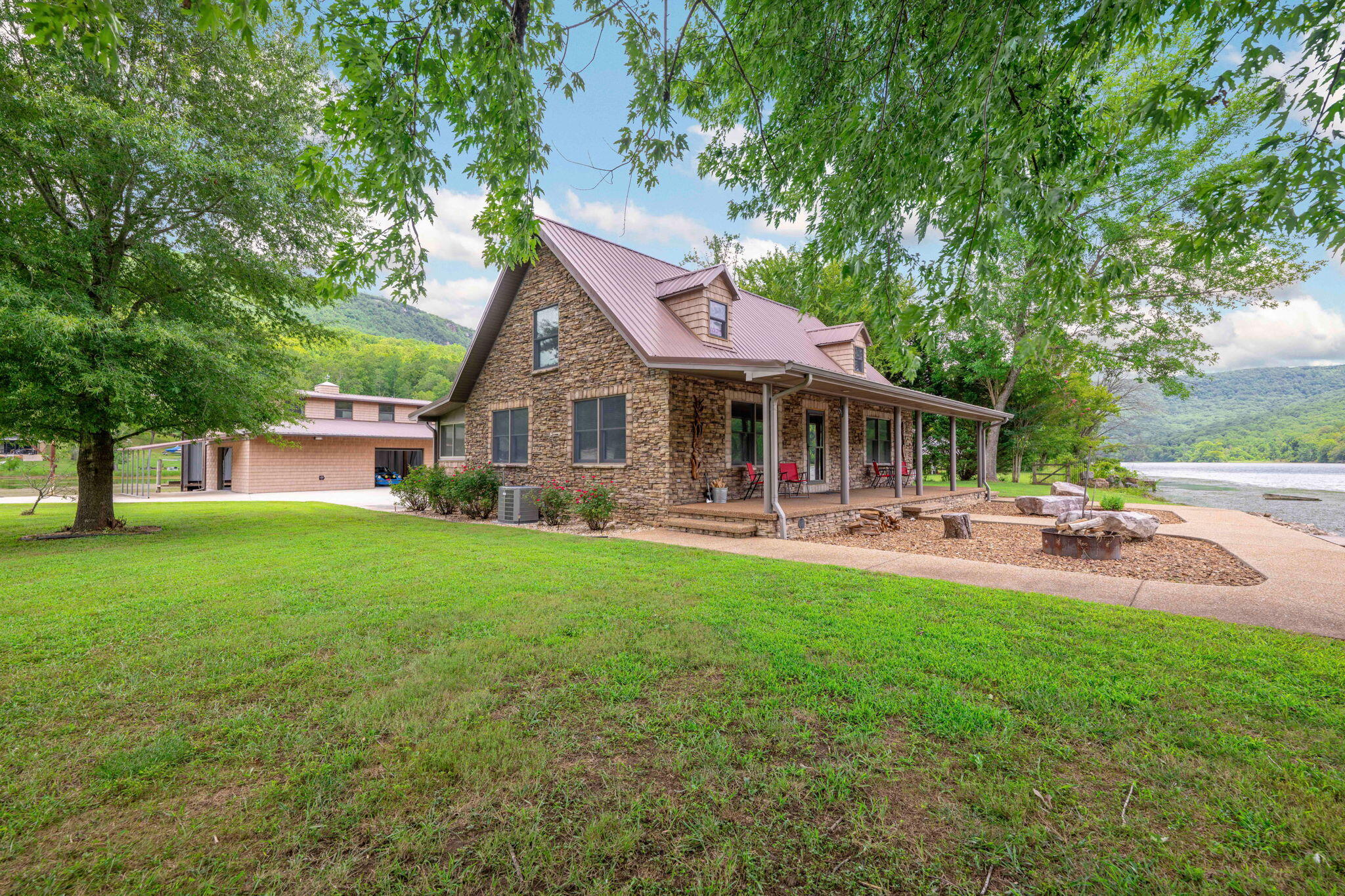 Whitwell, Tennessee, 37397, United States, 3 Bedrooms Bedrooms, ,2 BathroomsBathrooms,Residential,Active,1900160