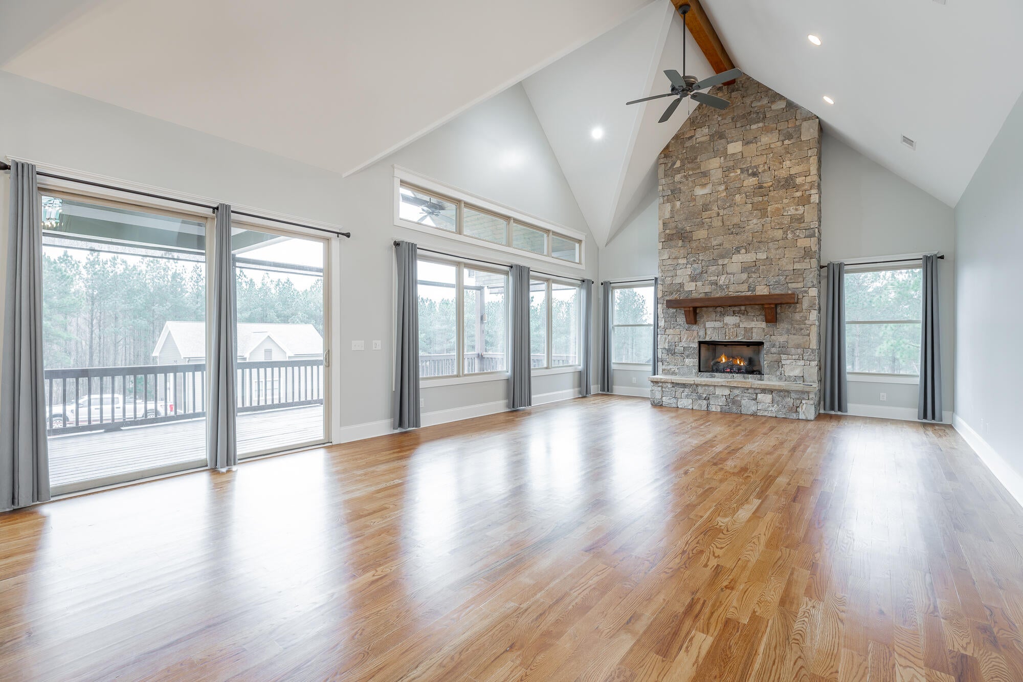 Jasper, Tennessee, 37347, United States, 3 Bedrooms Bedrooms, ,5 BathroomsBathrooms,Residential,Active,2002347