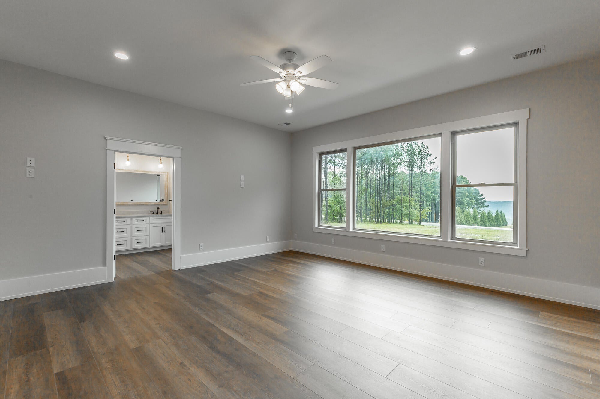 Jasper, Tennessee, 37347, United States, 3 Bedrooms Bedrooms, ,3 BathroomsBathrooms,Residential,Active,1965825