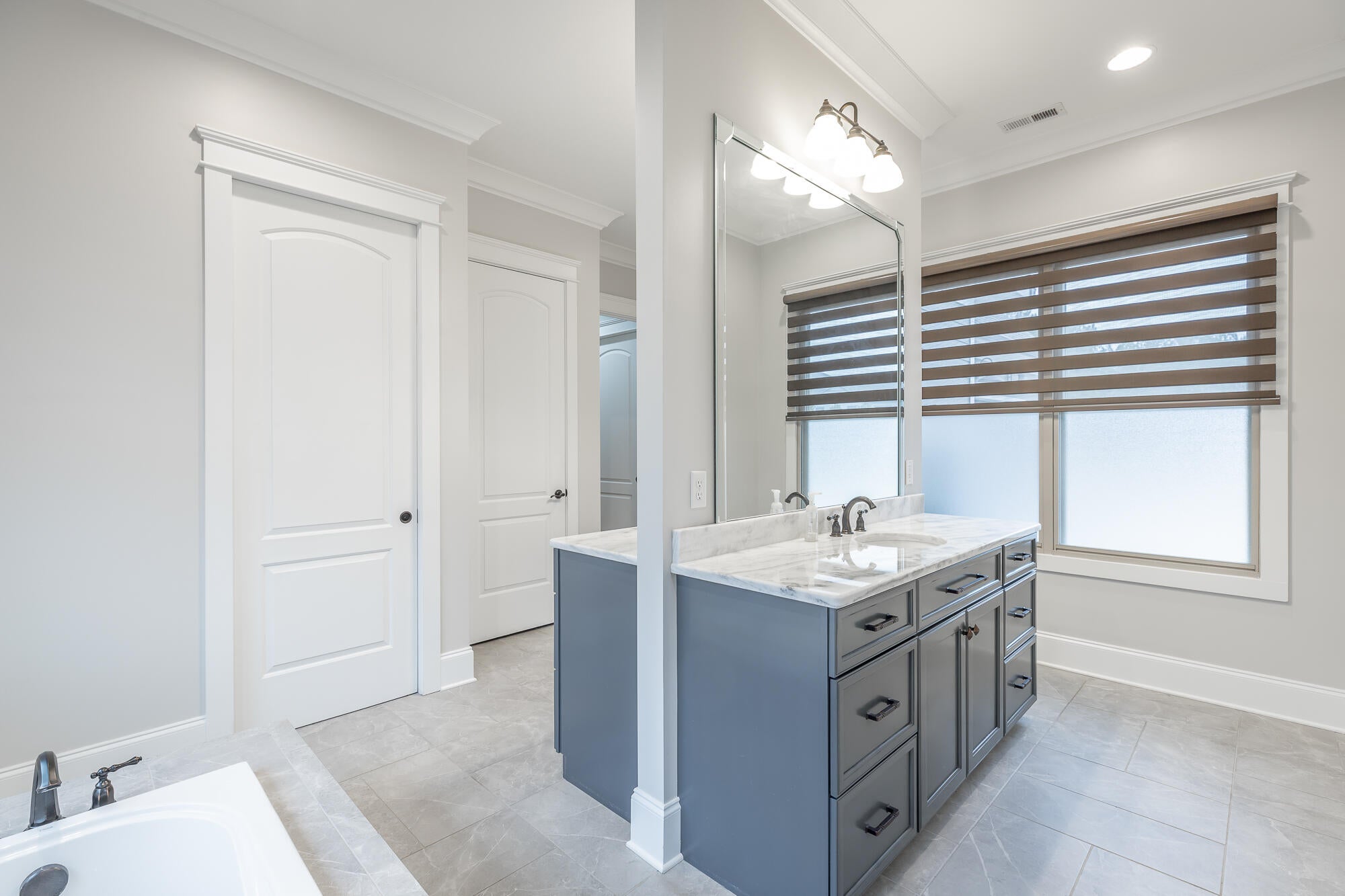 Jasper, Tennessee, 37347, United States, 3 Bedrooms Bedrooms, ,5 BathroomsBathrooms,Residential,Active,2002347