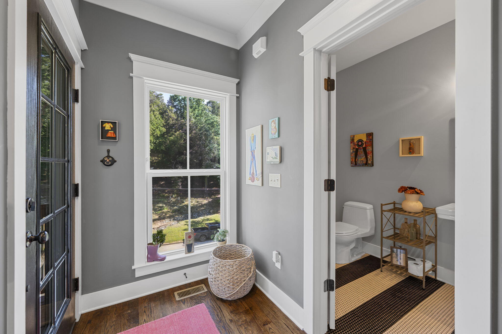 Chattanooga, Tennessee, 37405, United States, 4 Bedrooms Bedrooms, ,4 BathroomsBathrooms,Residential,Active,1893208