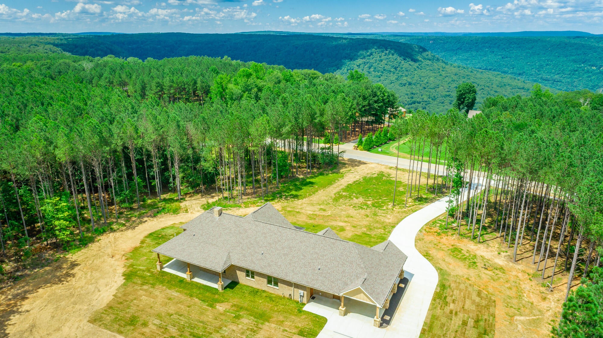 Jasper, Tennessee, 37347, United States, 3 Bedrooms Bedrooms, ,3 BathroomsBathrooms,Residential,Active,1965825