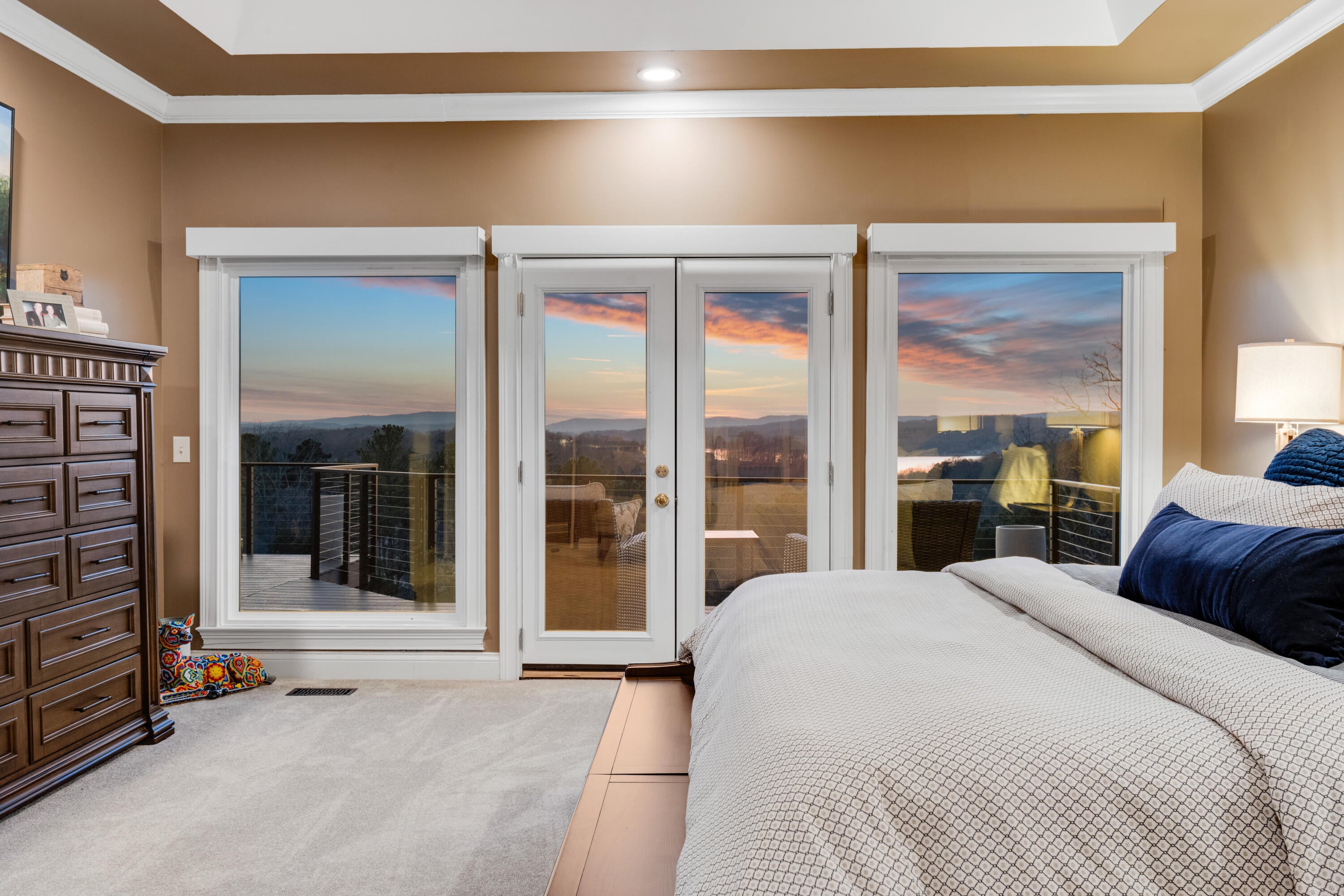 Chattanooga, Tennessee, 37416, United States, 4 Bedrooms Bedrooms, ,5 BathroomsBathrooms,Residential,Pending,2007030