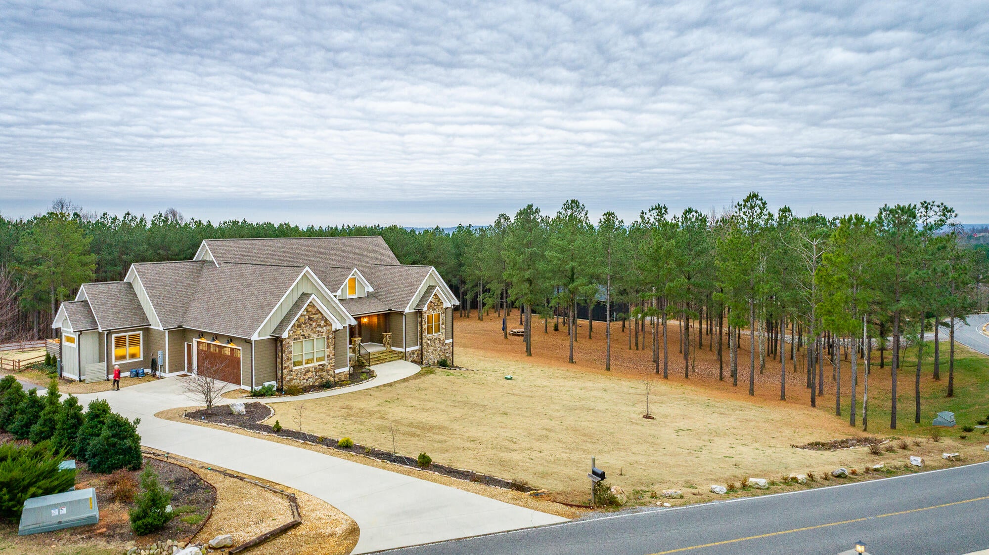 Jasper, Tennessee, 37347, United States, 3 Bedrooms Bedrooms, ,5 BathroomsBathrooms,Residential,Active,2002347