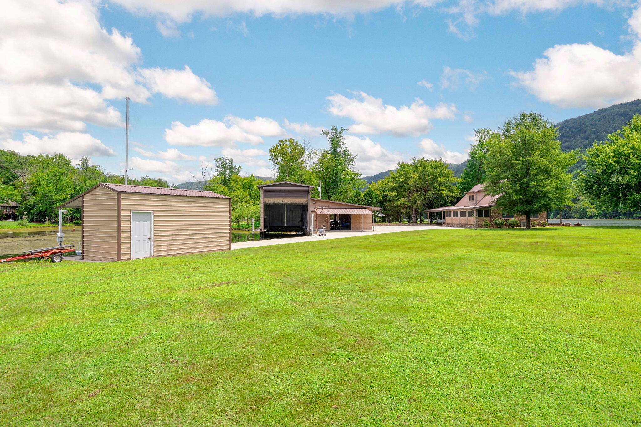Whitwell, Tennessee, 37397, United States, 3 Bedrooms Bedrooms, ,2 BathroomsBathrooms,Residential,Active,1900160