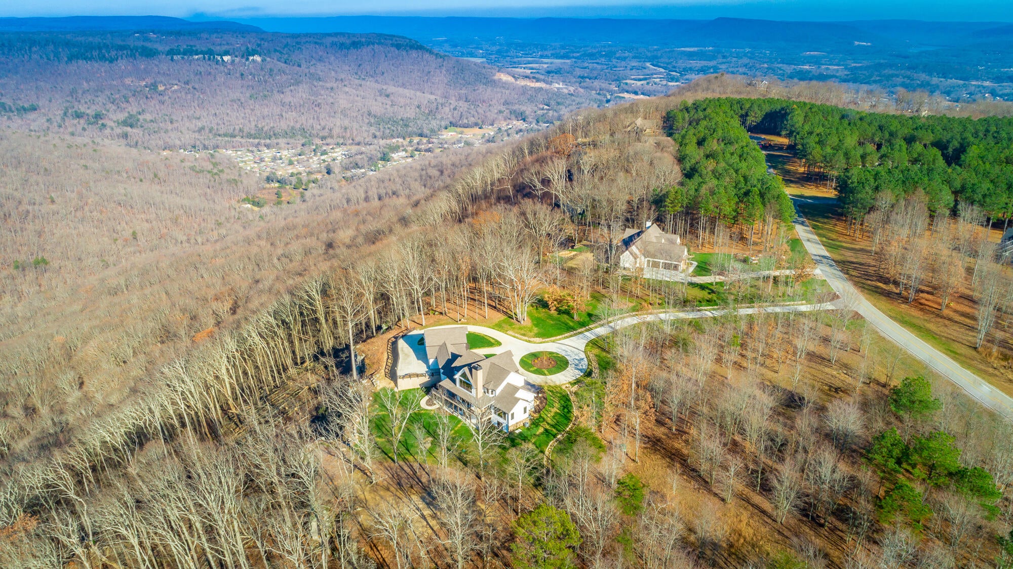 Jasper, Tennessee, 37347, United States, 3 Bedrooms Bedrooms, ,3 BathroomsBathrooms,Residential,Active,2002330