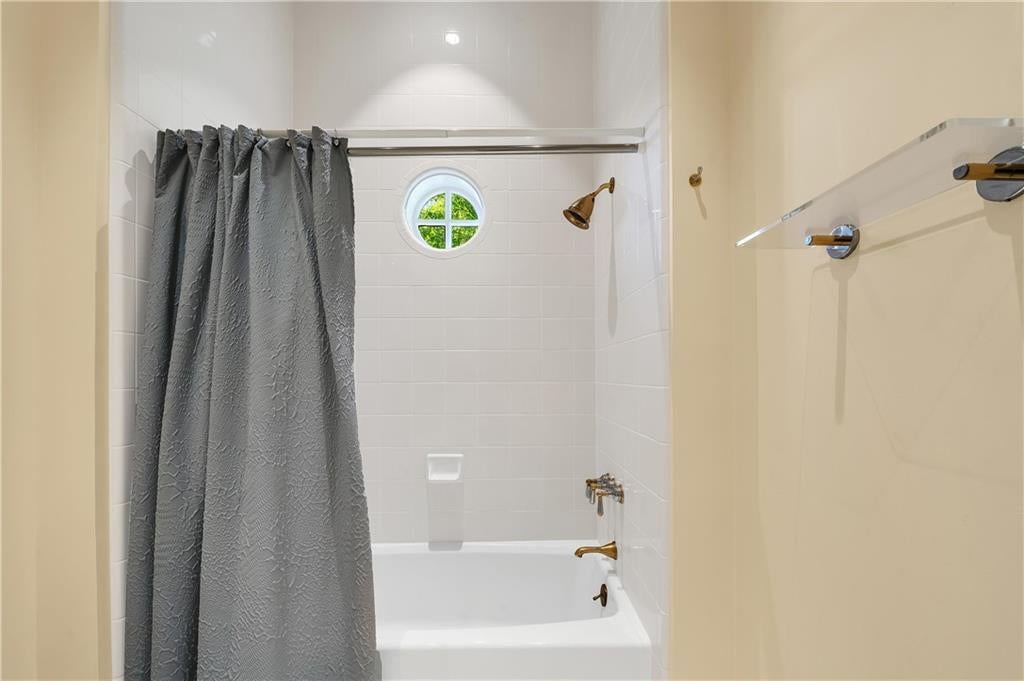 Daphne, Alabama, 36526, United States, 4 Bedrooms Bedrooms, ,6 BathroomsBathrooms,Residential,Active,2009156