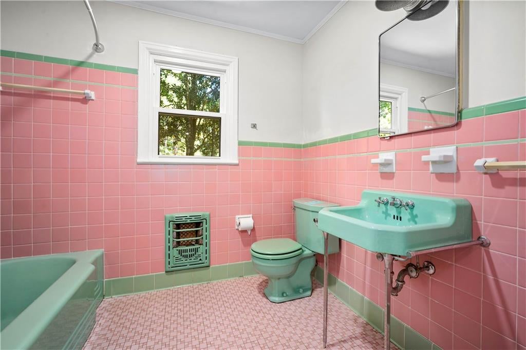 Mobile, Alabama, 36605, United States, 4 Bedrooms Bedrooms, ,4 BathroomsBathrooms,Residential,Active,1952489