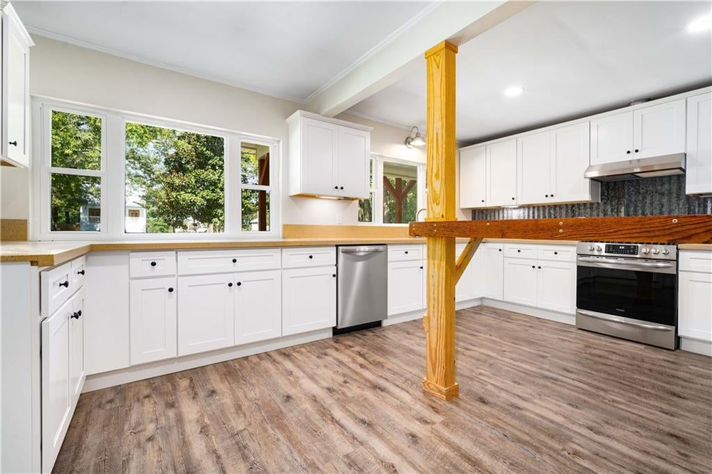 Mobile, Alabama, 36605, United States, 4 Bedrooms Bedrooms, ,4 BathroomsBathrooms,Residential,Active,1952489