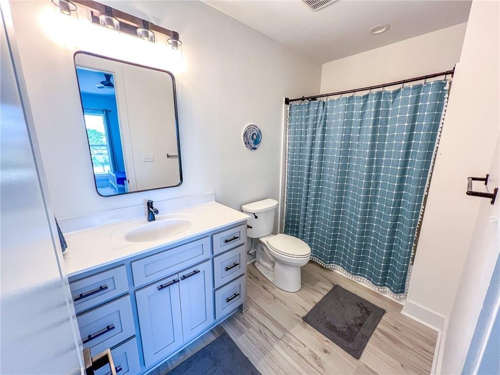 Dauphin Island, Alabama, 36528, United States, 6 Bedrooms Bedrooms, ,8 BathroomsBathrooms,Residential,Active,1907975