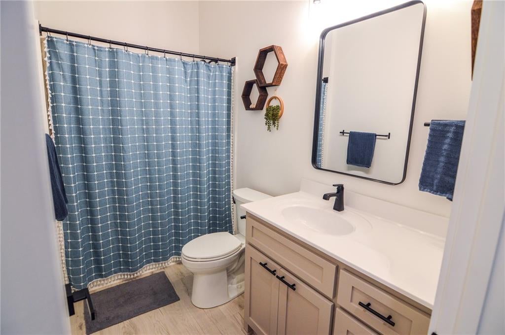 Dauphin Island, Alabama, 36528, United States, 6 Bedrooms Bedrooms, ,8 BathroomsBathrooms,Residential,Active,1907975