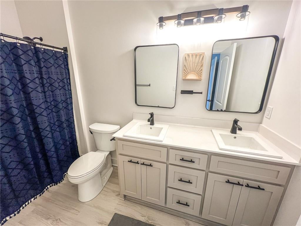 Dauphin Island, Alabama, 36528, United States, 6 Bedrooms Bedrooms, ,8 BathroomsBathrooms,Residential,Active,1907975