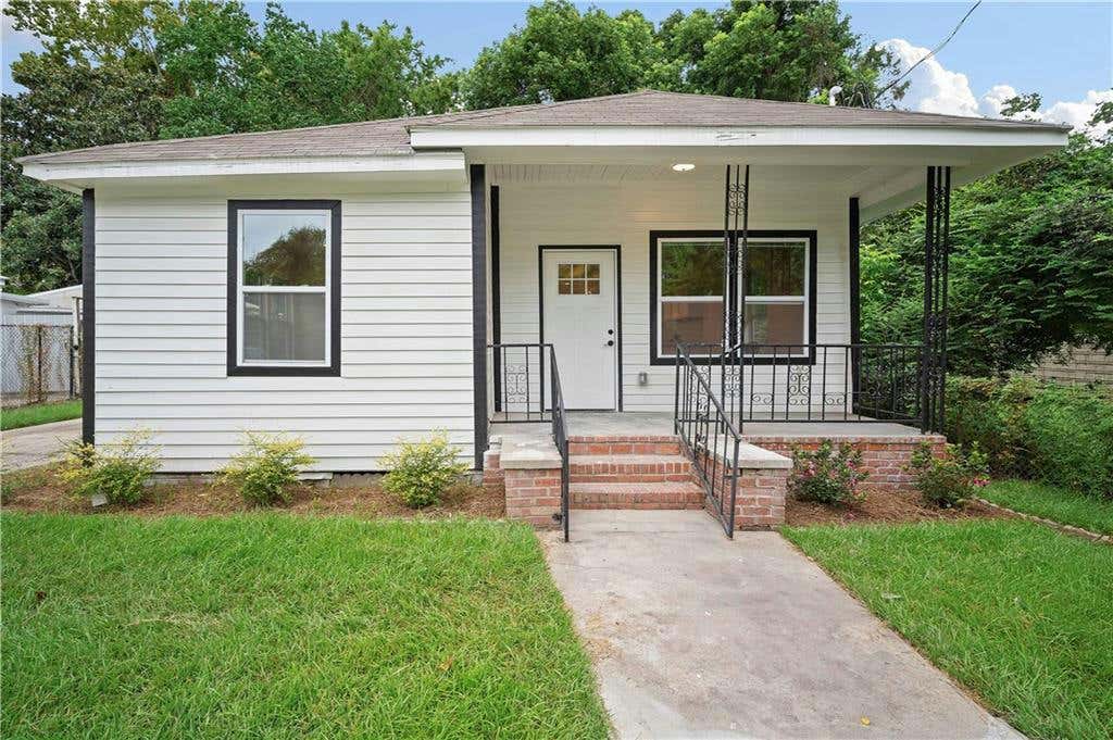 4 STRAIGHT ST, MOBILE, AL 36604, photo 1 of 27