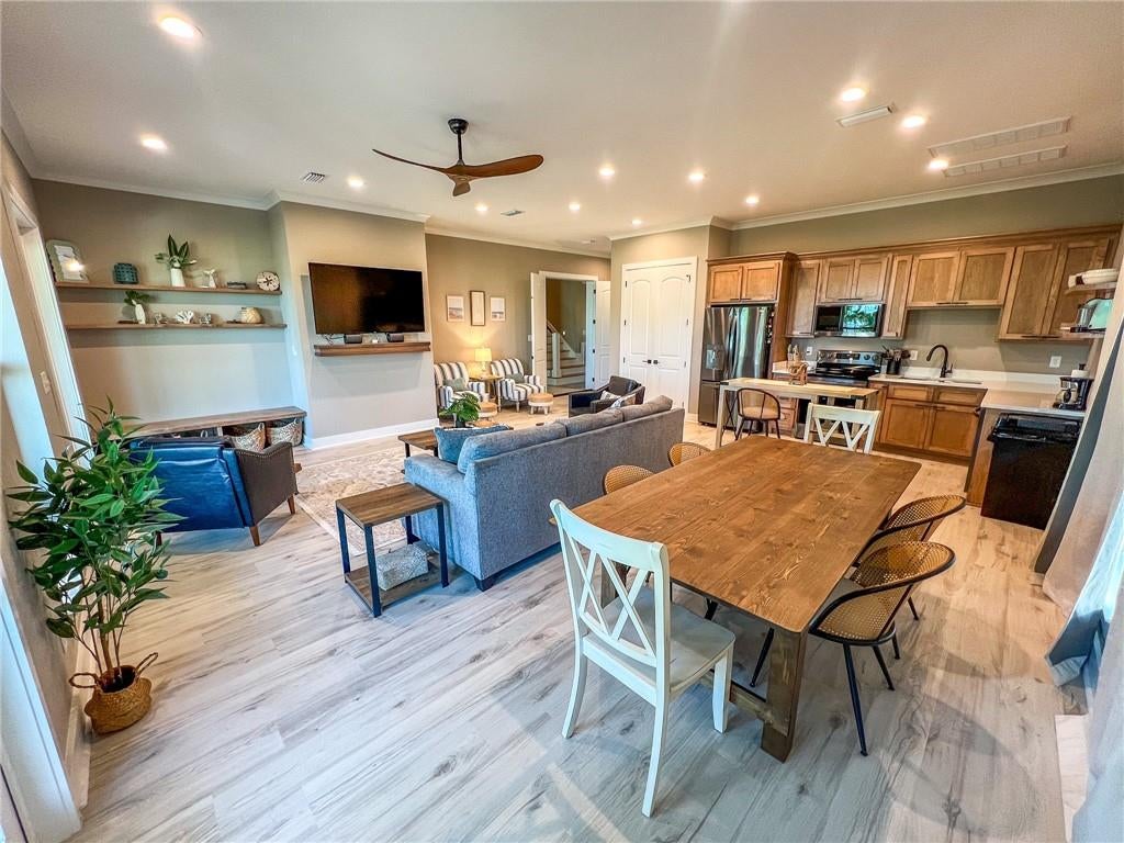 Dauphin Island, Alabama, 36528, United States, 6 Bedrooms Bedrooms, ,8 BathroomsBathrooms,Residential,Active,1907975
