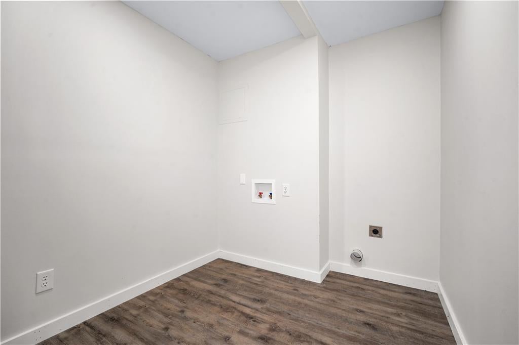 Mobile, Alabama, 36605, United States, 4 Bedrooms Bedrooms, ,4 BathroomsBathrooms,Residential,Active,1952489