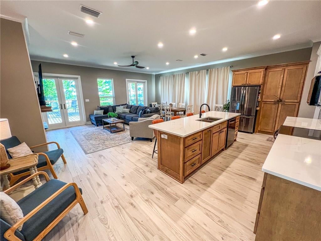 Dauphin Island, Alabama, 36528, United States, 6 Bedrooms Bedrooms, ,8 BathroomsBathrooms,Residential,Active,1907975